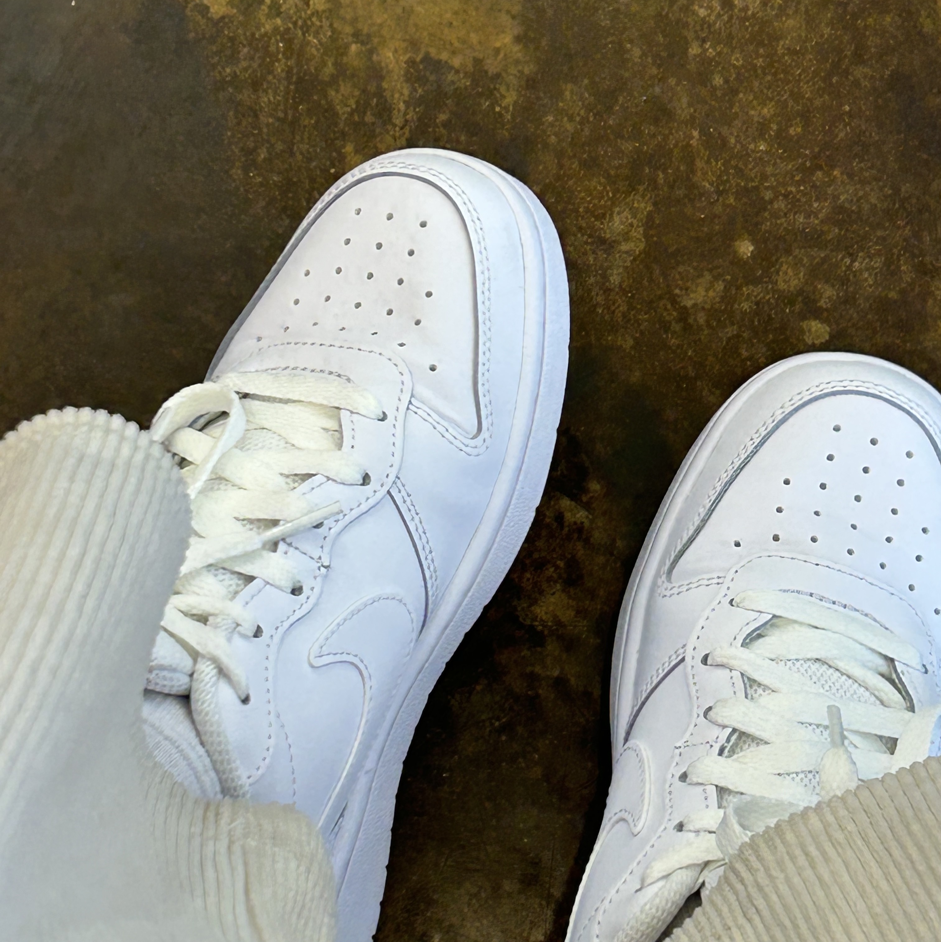 (GS) Nike Court Borough Low 2 Triple White 착용 스타일