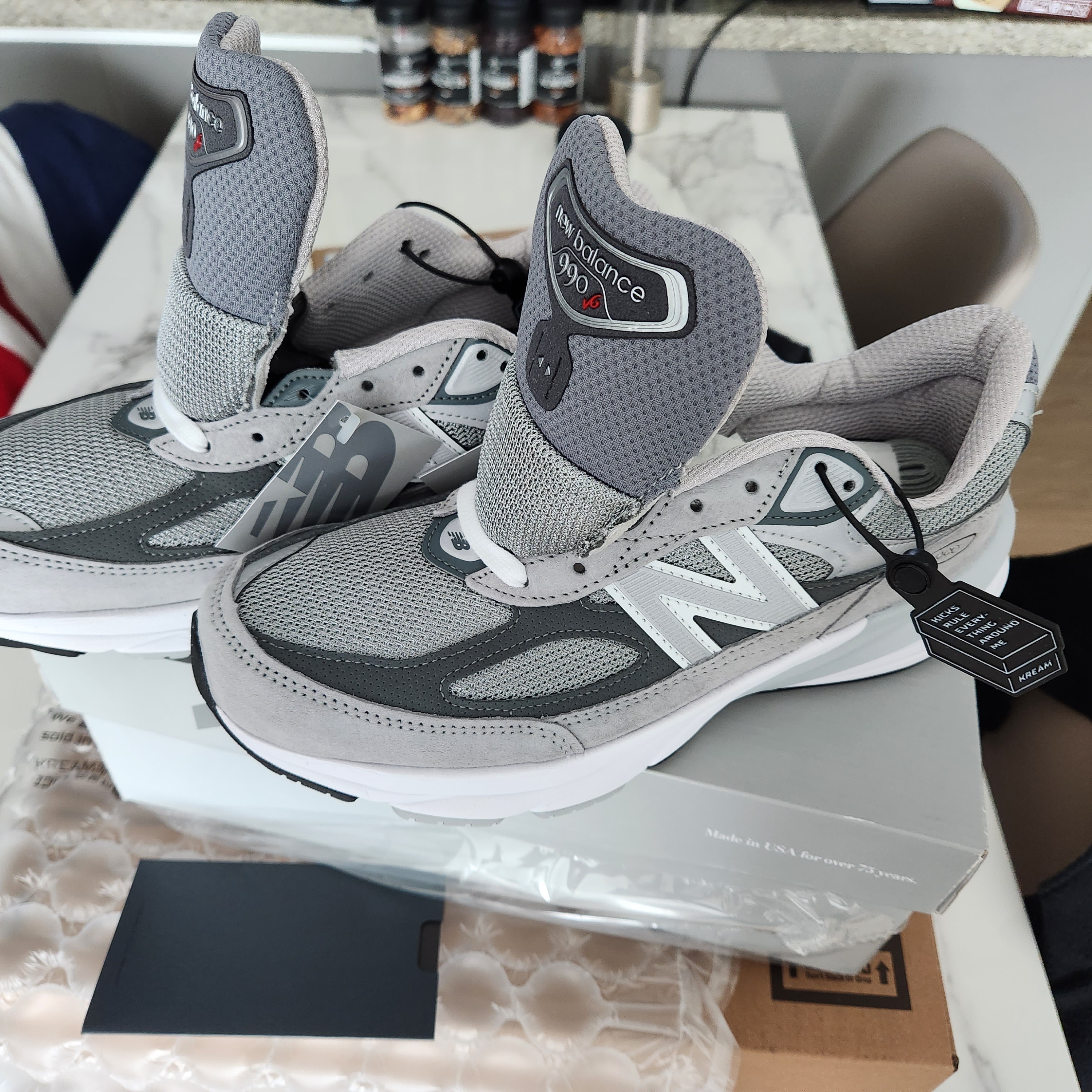 New Balance 990v6 Made in USA Grey - D Standard 착용 스타일