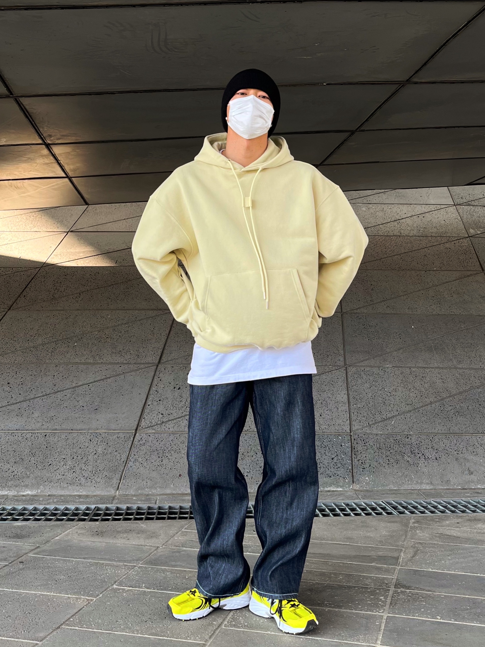 New Balance 530 Yellow 착용 스타일