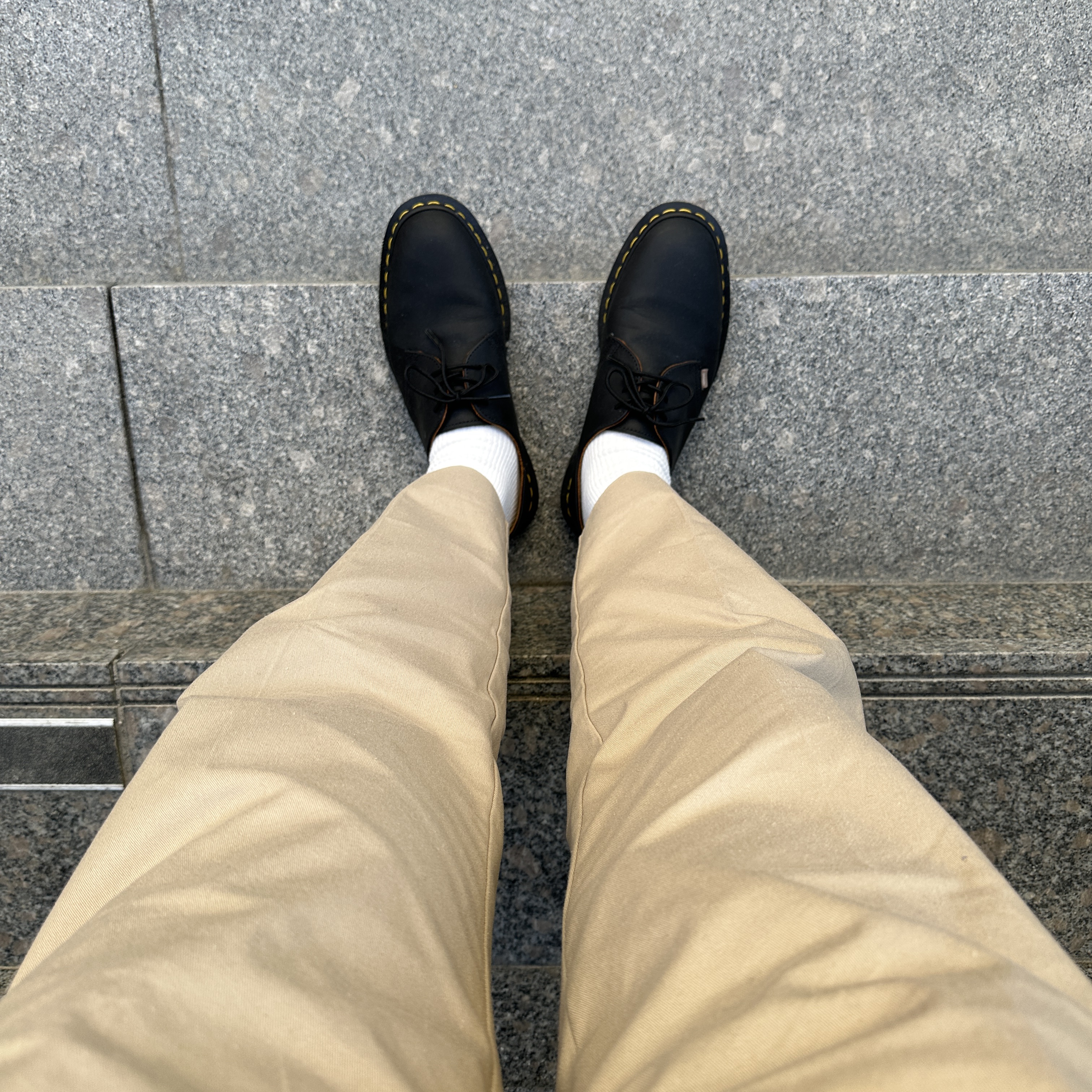 Dr. Martens x JJJJound Archie II Wyoming 착용 스타일 - 1