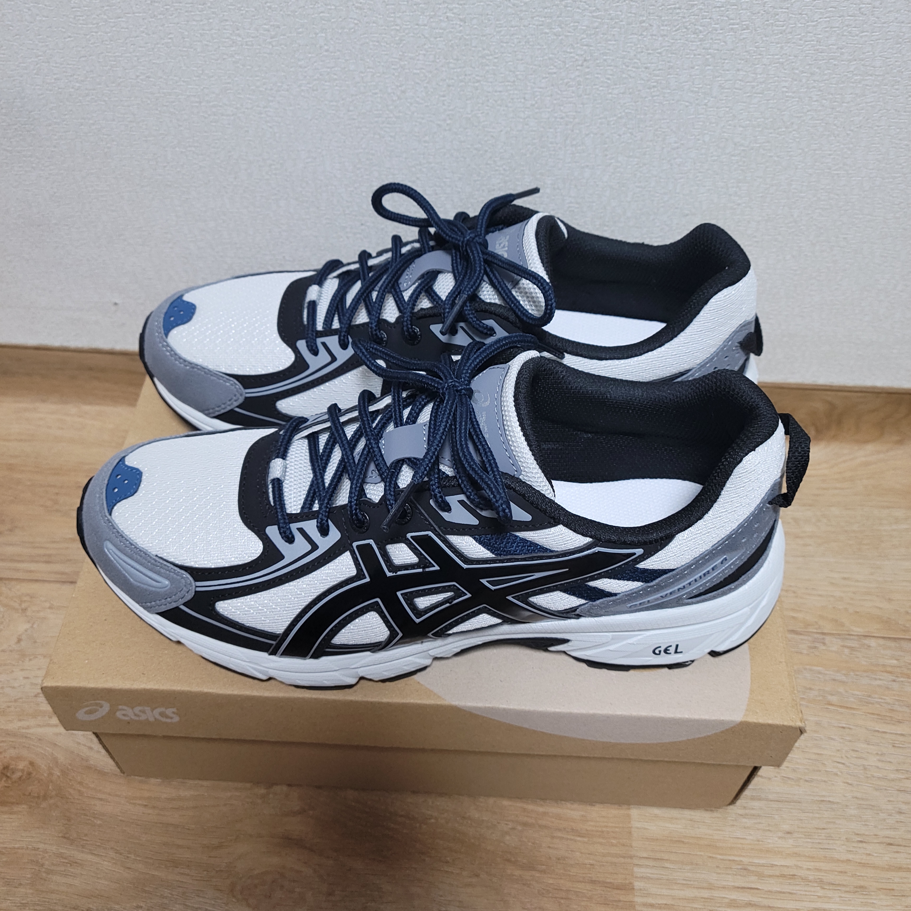 Asics Gel-Venture 6 SPS Glacier Grey 착용 스타일 - 2