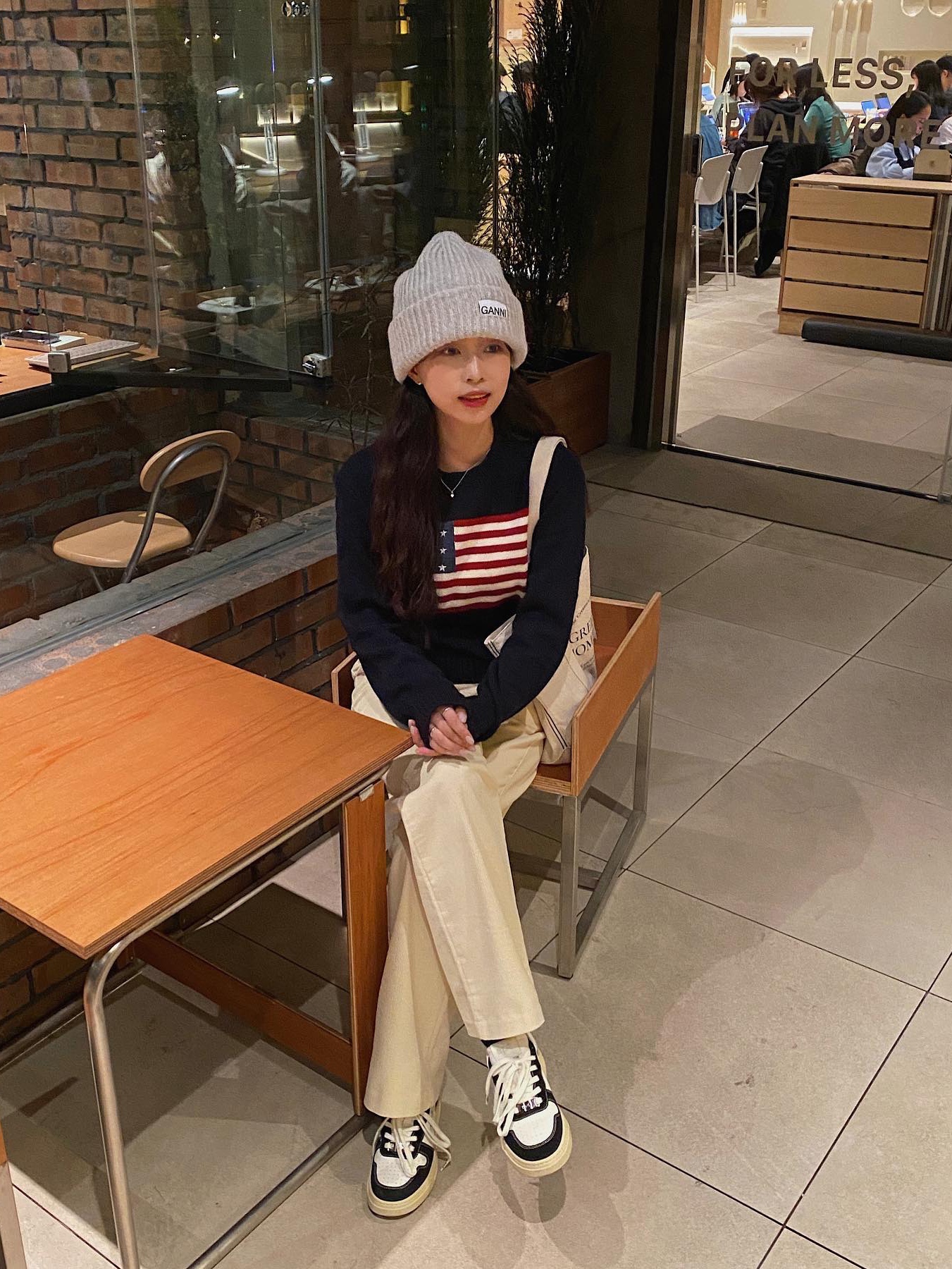 Ganni Wool Beanie Paloma Melange, Ganni Wool Beanie Brazilian Sand 착용 스타일