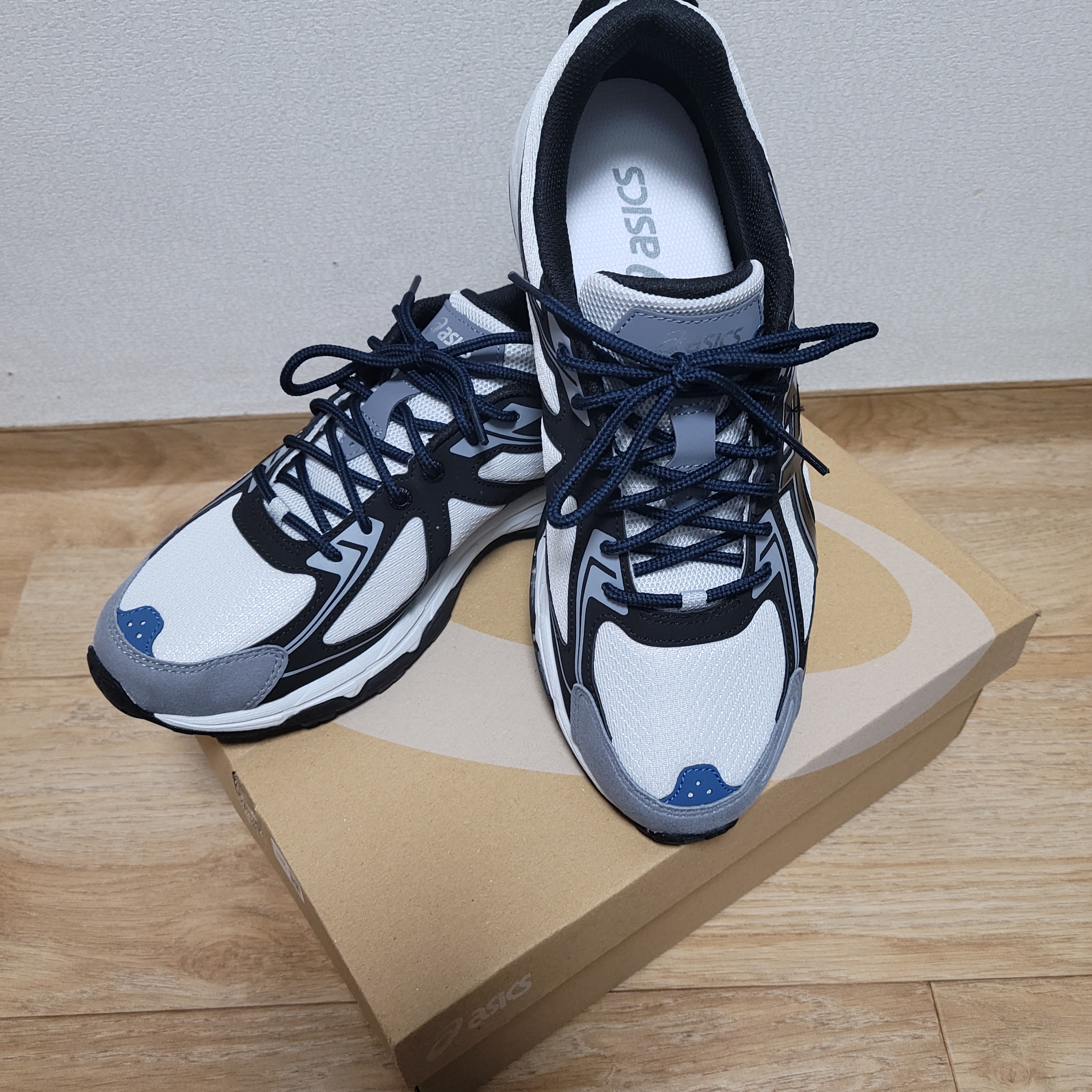 Asics Gel-Venture 6 SPS Glacier Grey 착용 스타일 - 4