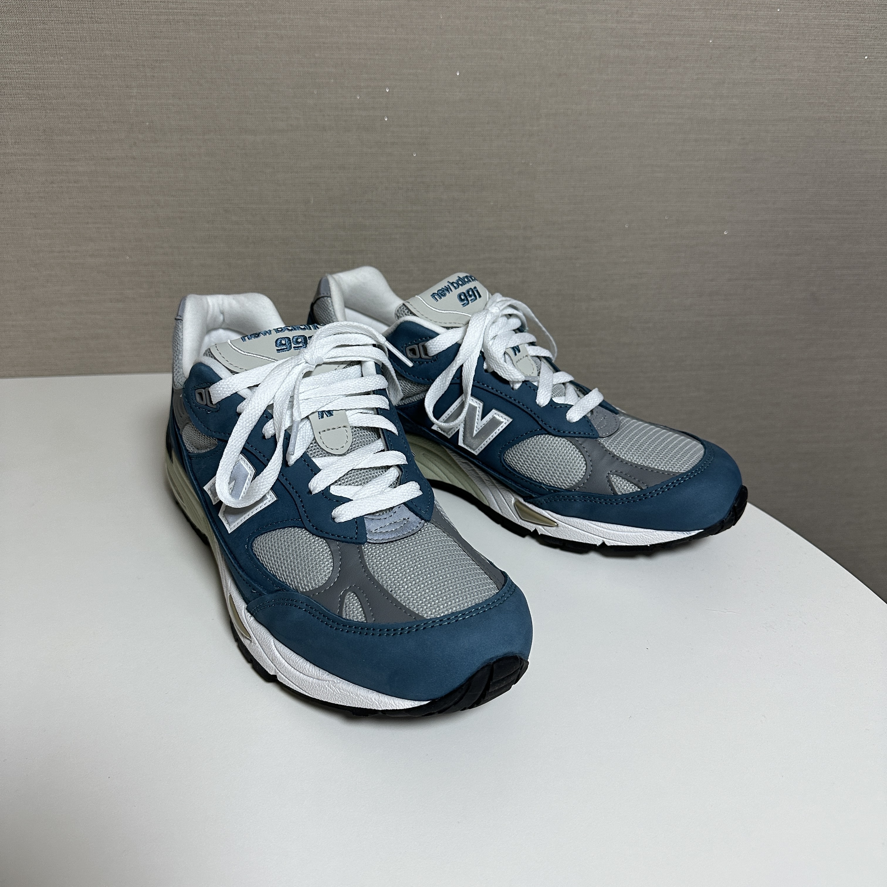 New Balance 991 Made in UK Blue Grey 착용 스타일 - 5