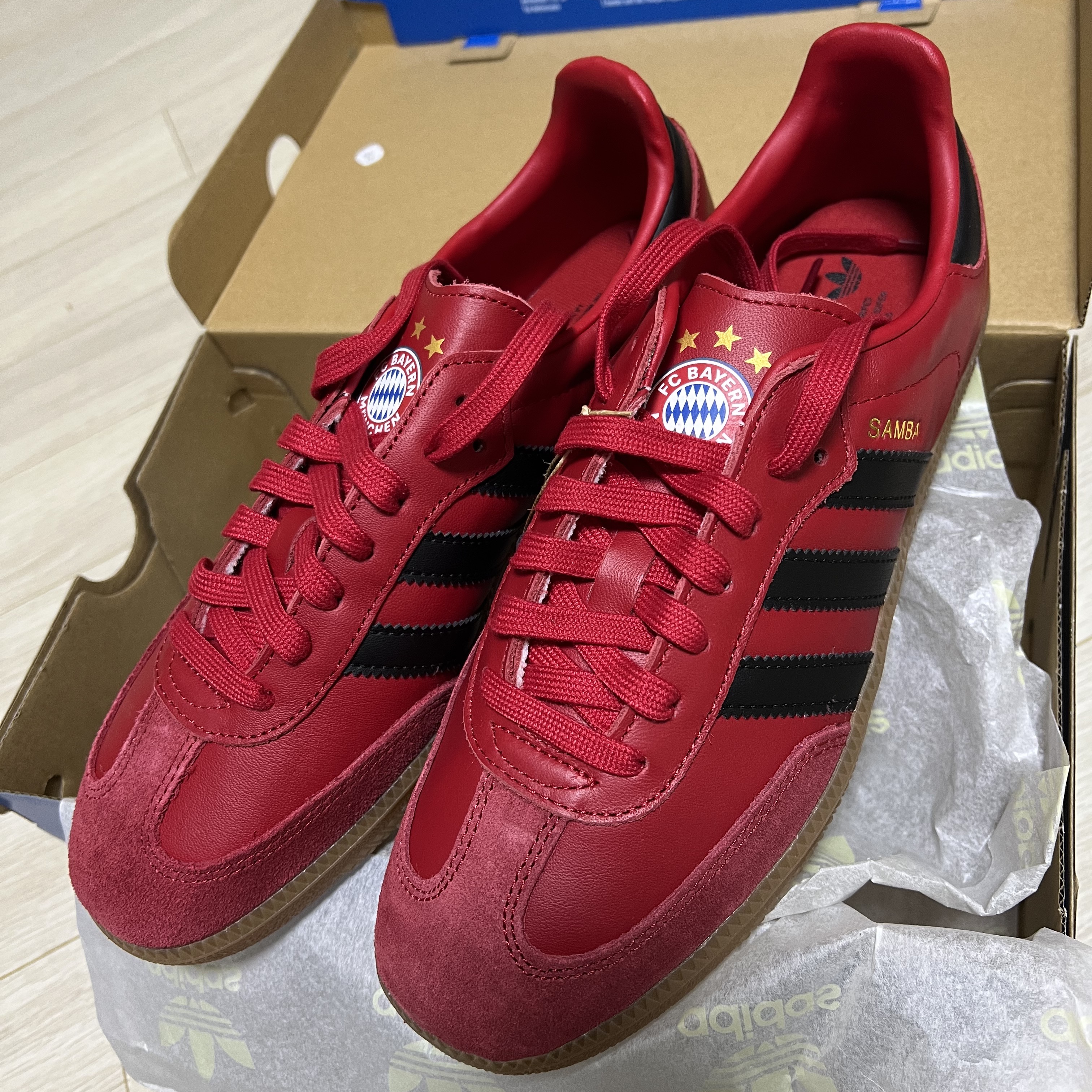 Adidas Samba Bayern Munchen 착용 스타일