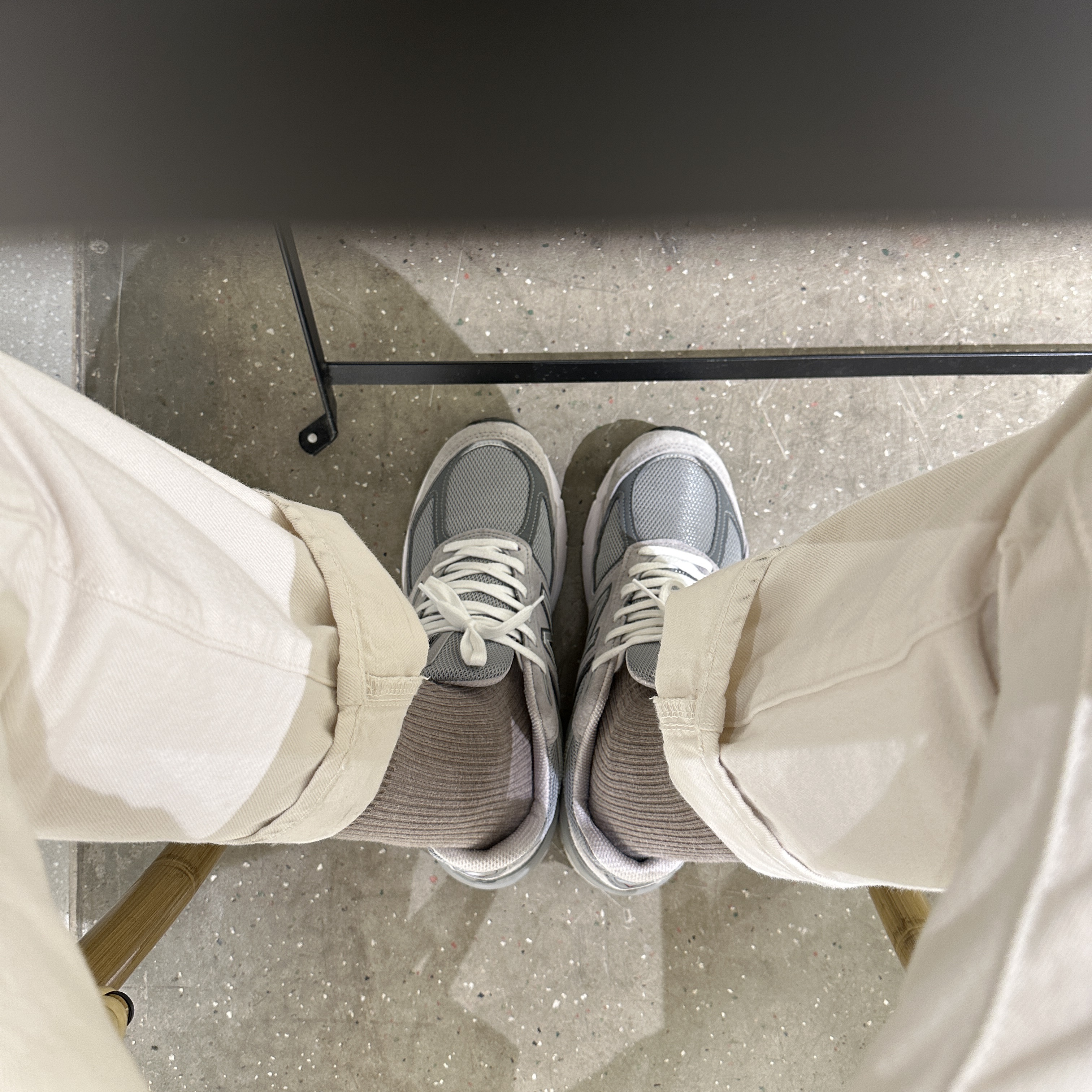 New Balance 990v5 Made in USA Grey - D Standard 착용 스타일