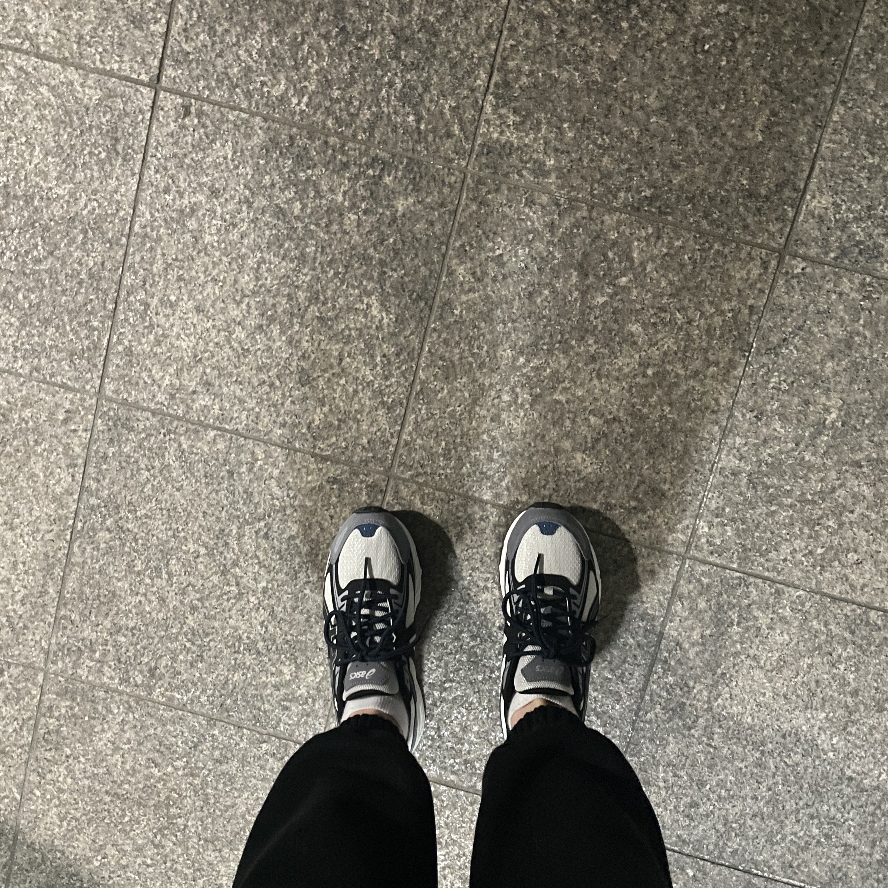 Asics Gel-Venture 6 SPS Glacier Grey 착용 스타일