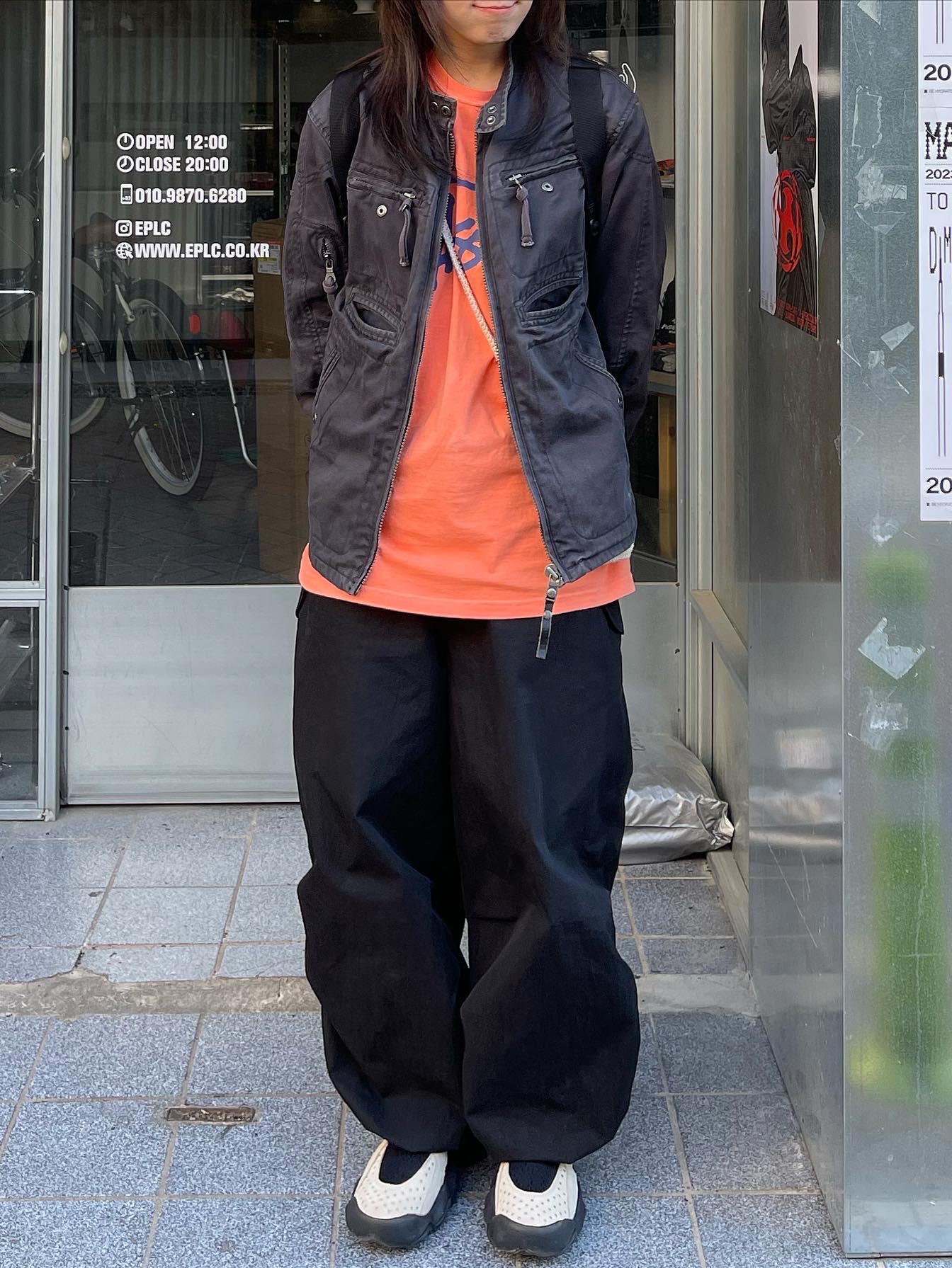 Oakley Factory Team x Brain Dead Flesh Sandal Sand Blue 착용 스타일 - 3