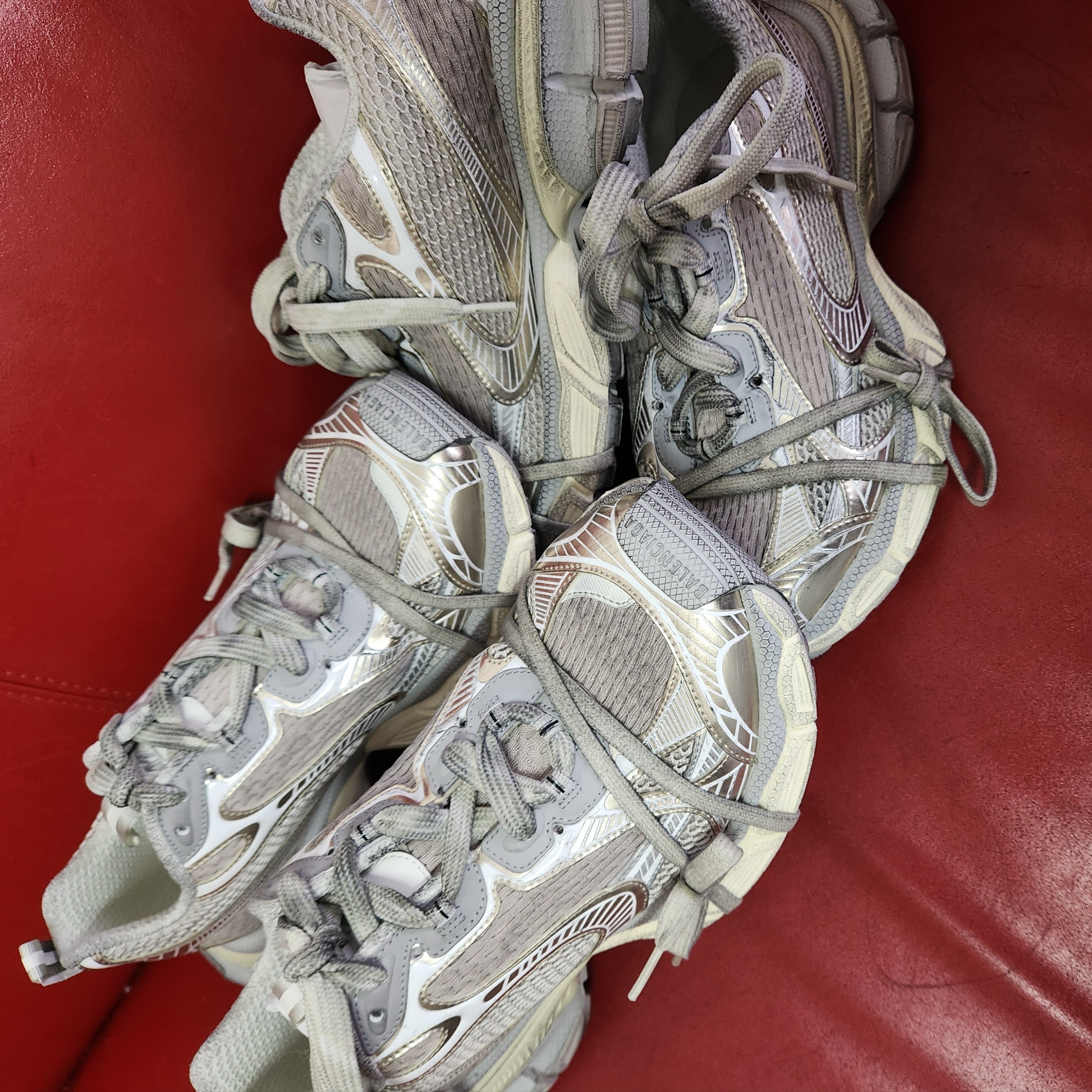 Balenciaga 3XL Sneakers Light Beige 착용 스타일