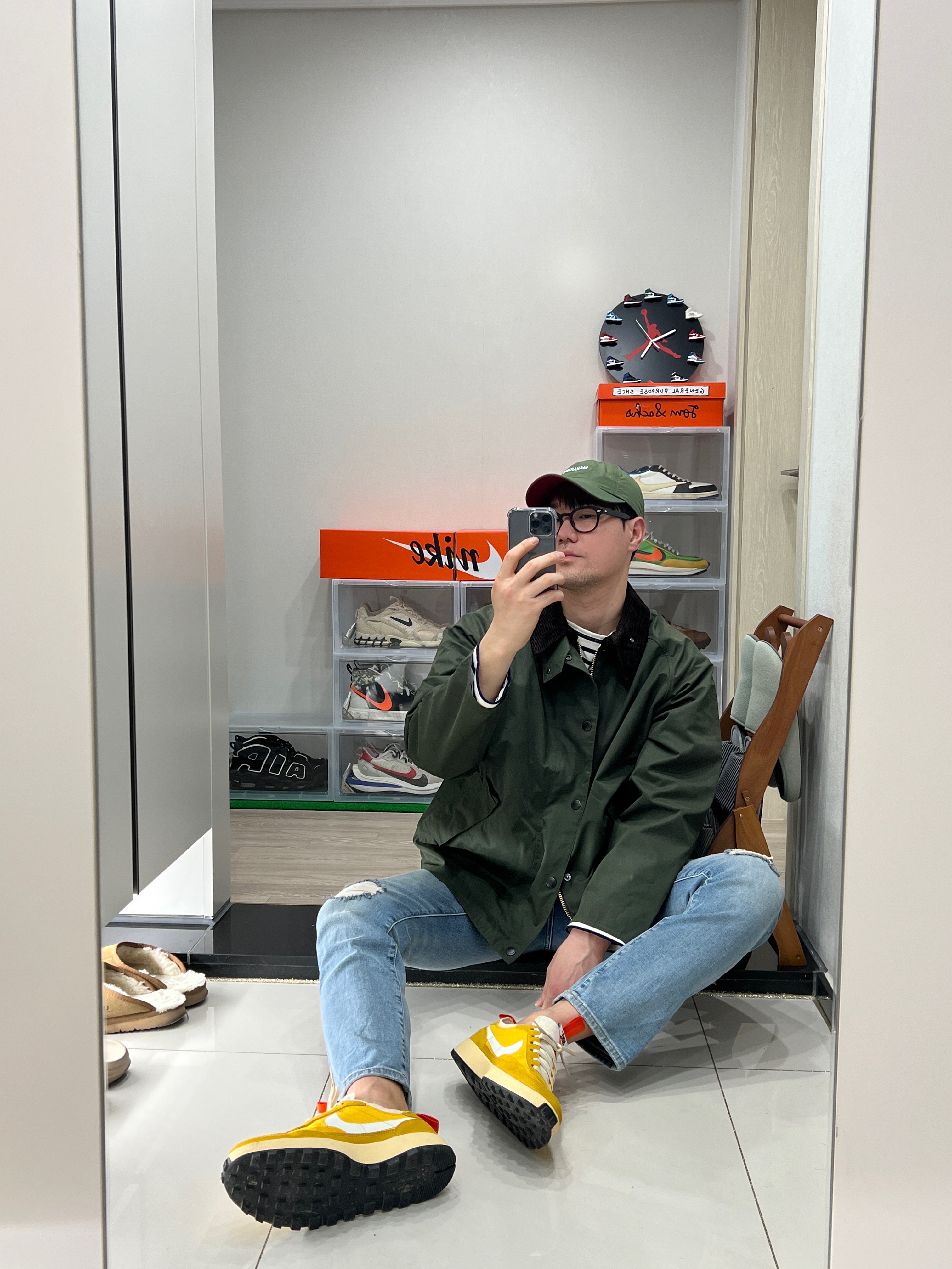 Barbour OS Transport Casual Non-Wax Jacket Sage 착용 스타일