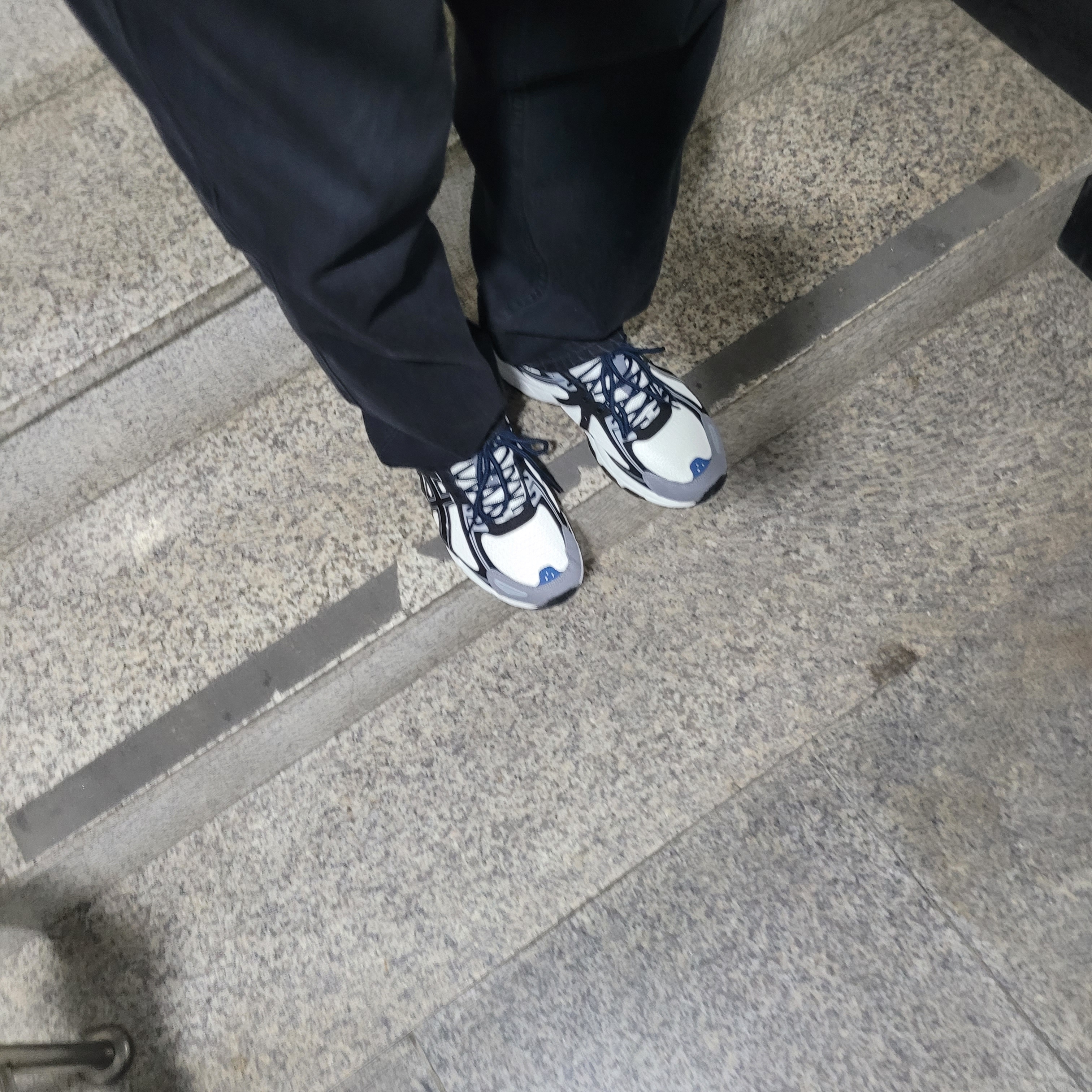Asics Gel-Venture 6 SPS Glacier Grey 착용 스타일