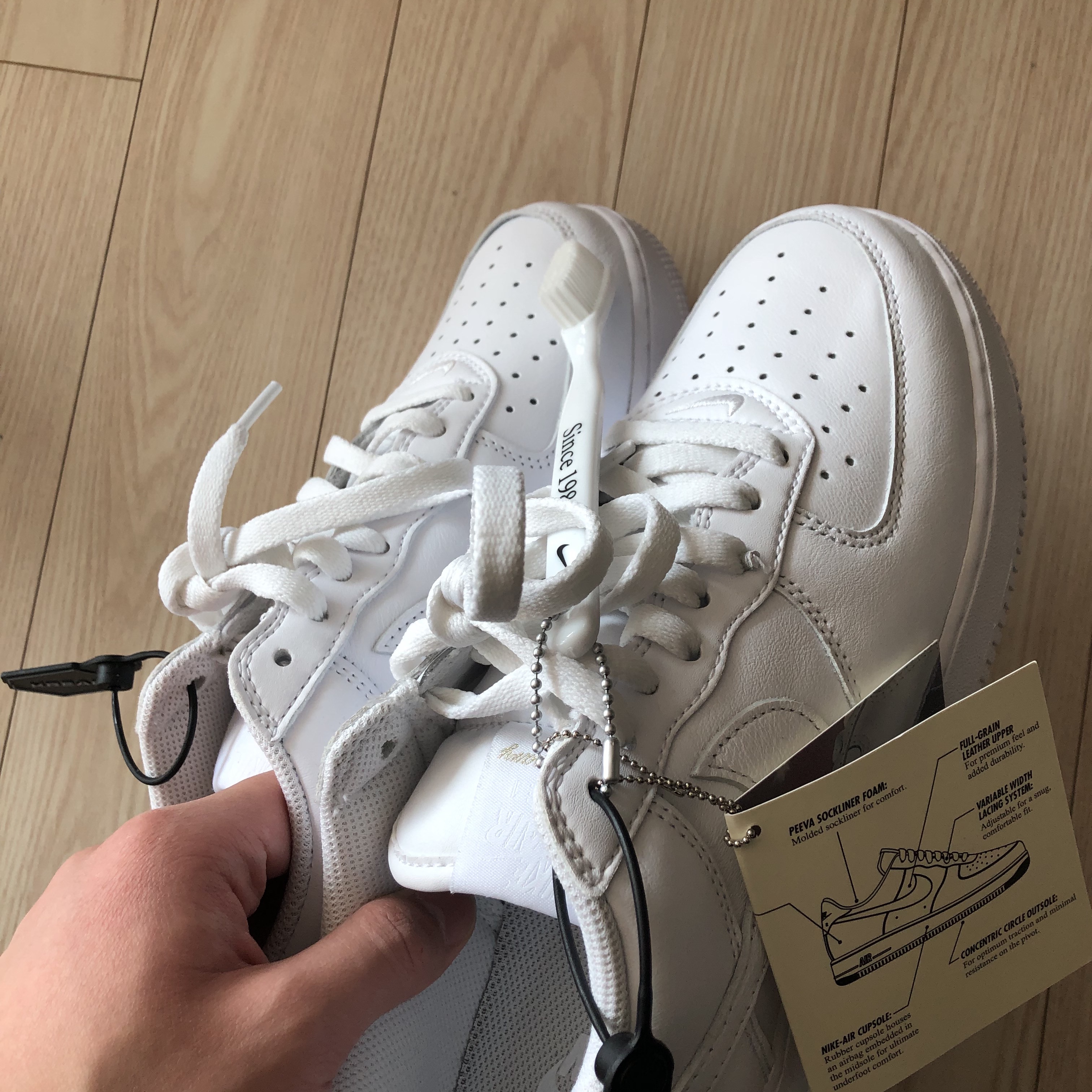 Nike Air Force 1 Low Retro Color of the Month White 착용 스타일