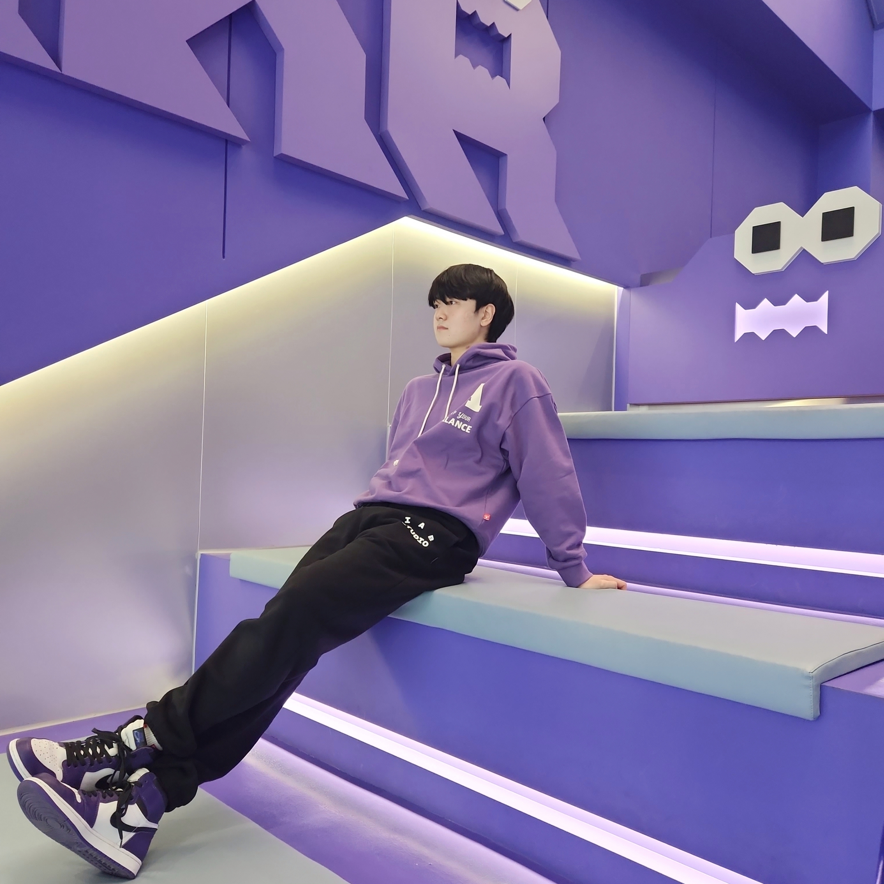IAB Studio Sweatpants Black White - 23SS, Jordan 1 Retro High OG Court Purple 2020 착용 스타일 - 1