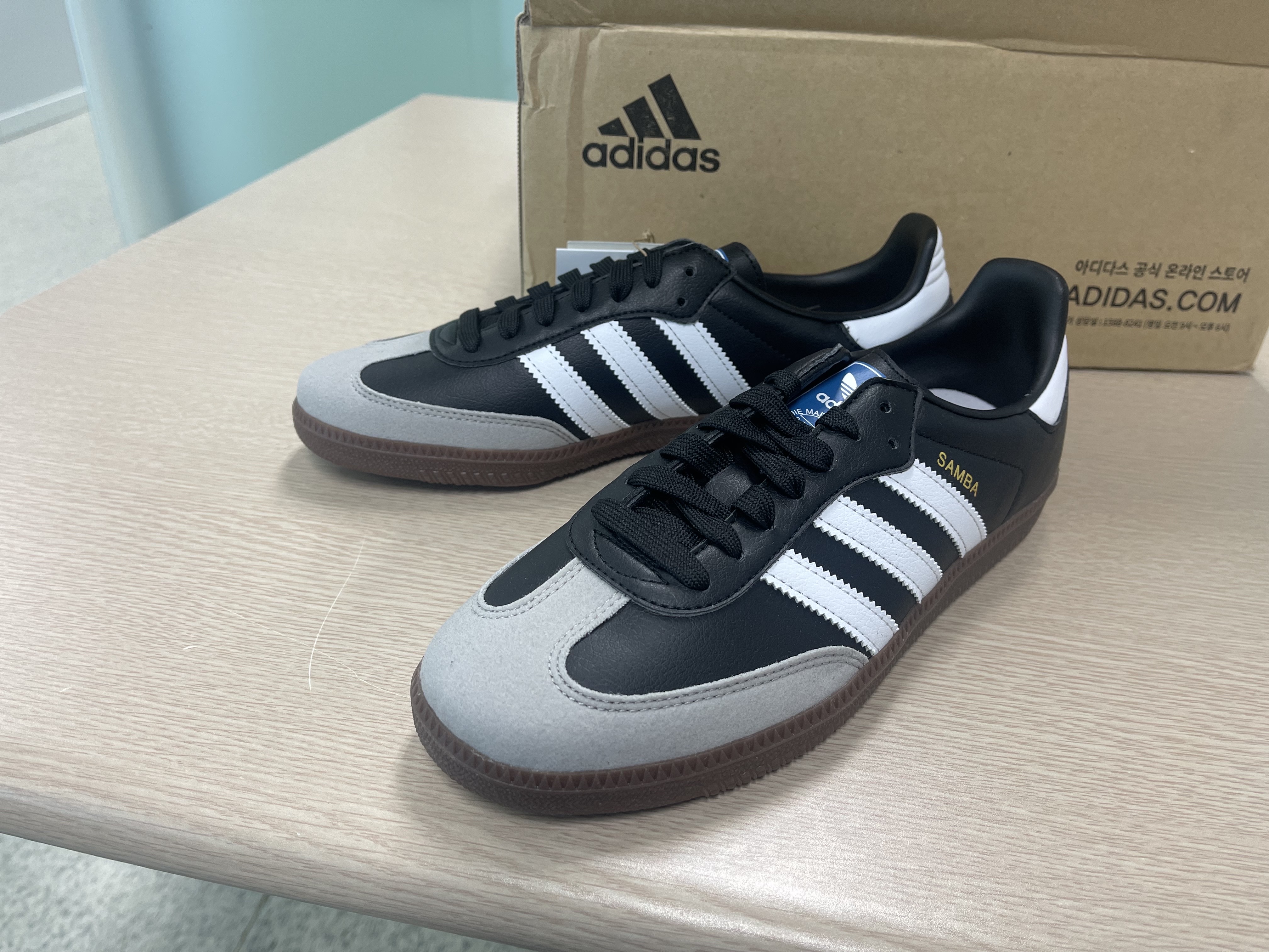 Adidas Samba Vegan Black White 착용 스타일