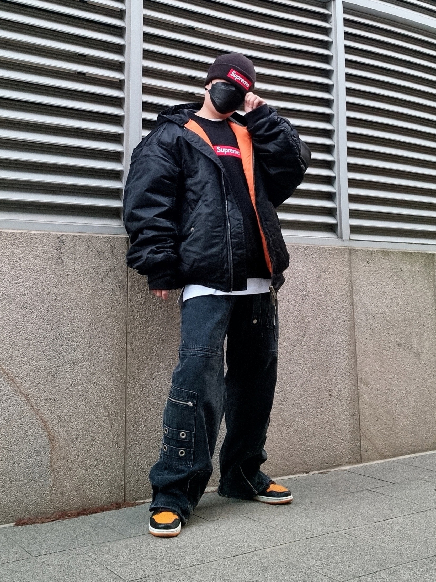 Supreme New Era Box Logo Beanie Black - 22FW, Project G/R Flight Denim Pants Black 착용 스타일 - 1