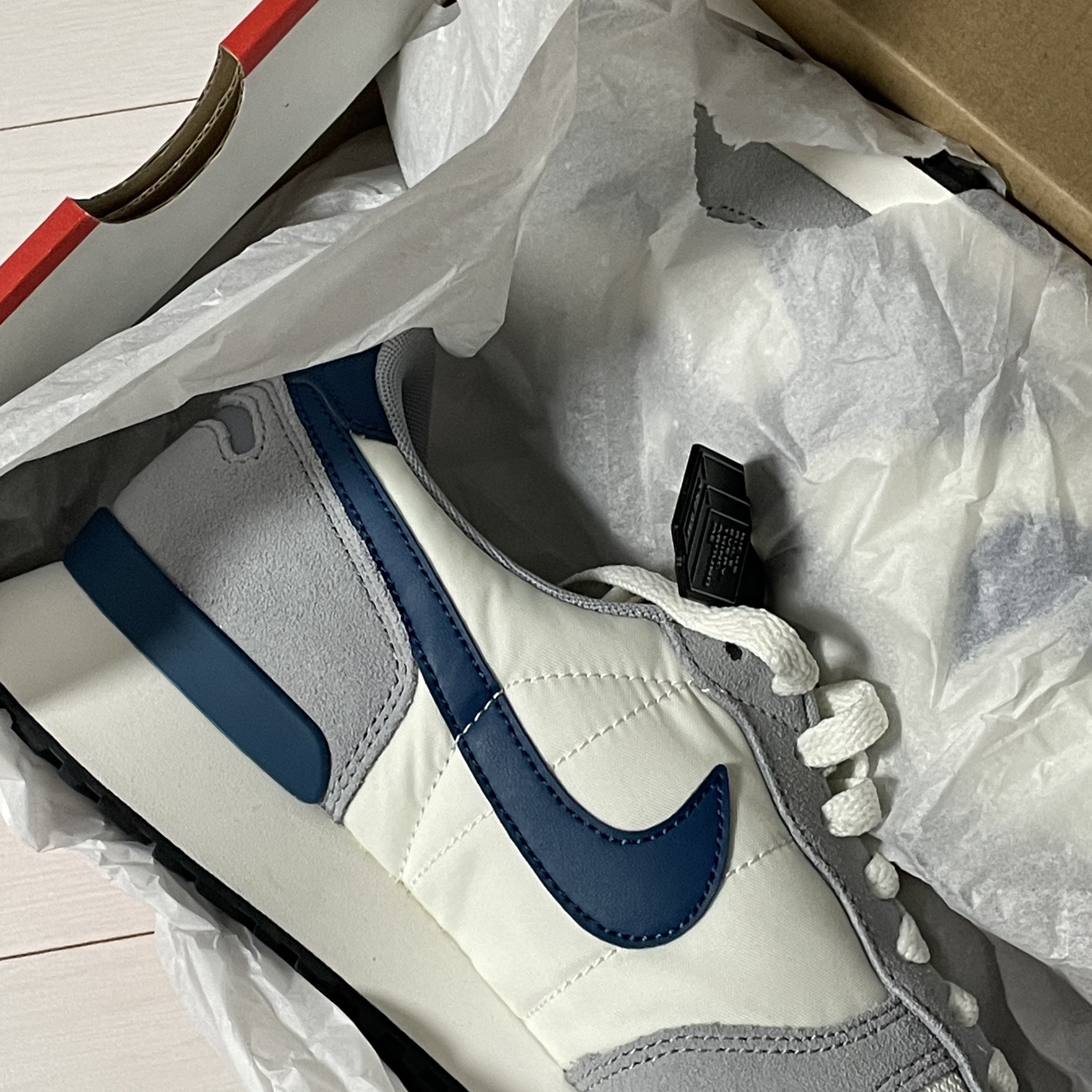 Nike Air Vortex Wolf Grey Blue Force 착용 스타일