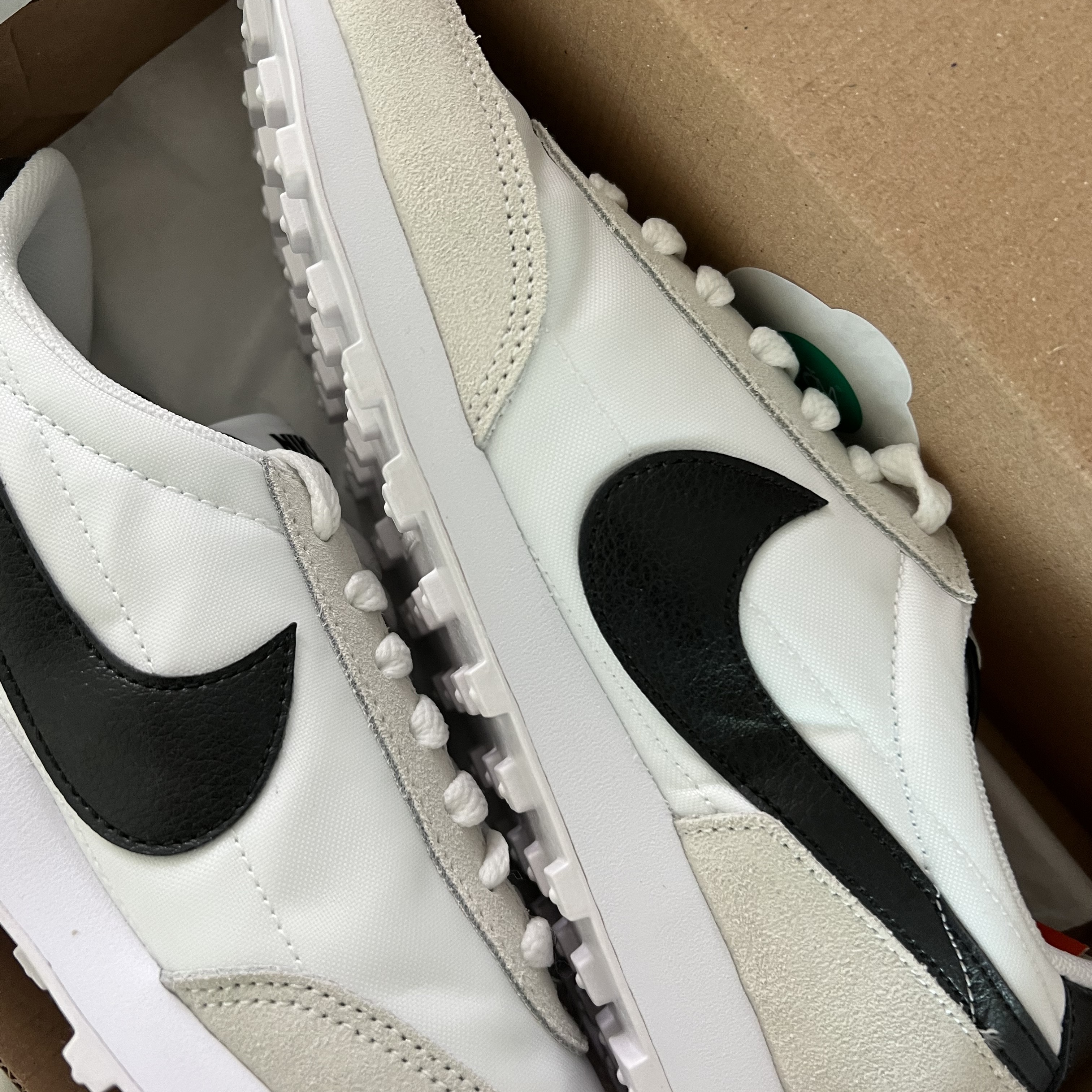 (W) Nike Daybreak Summit White Black 착용 스타일