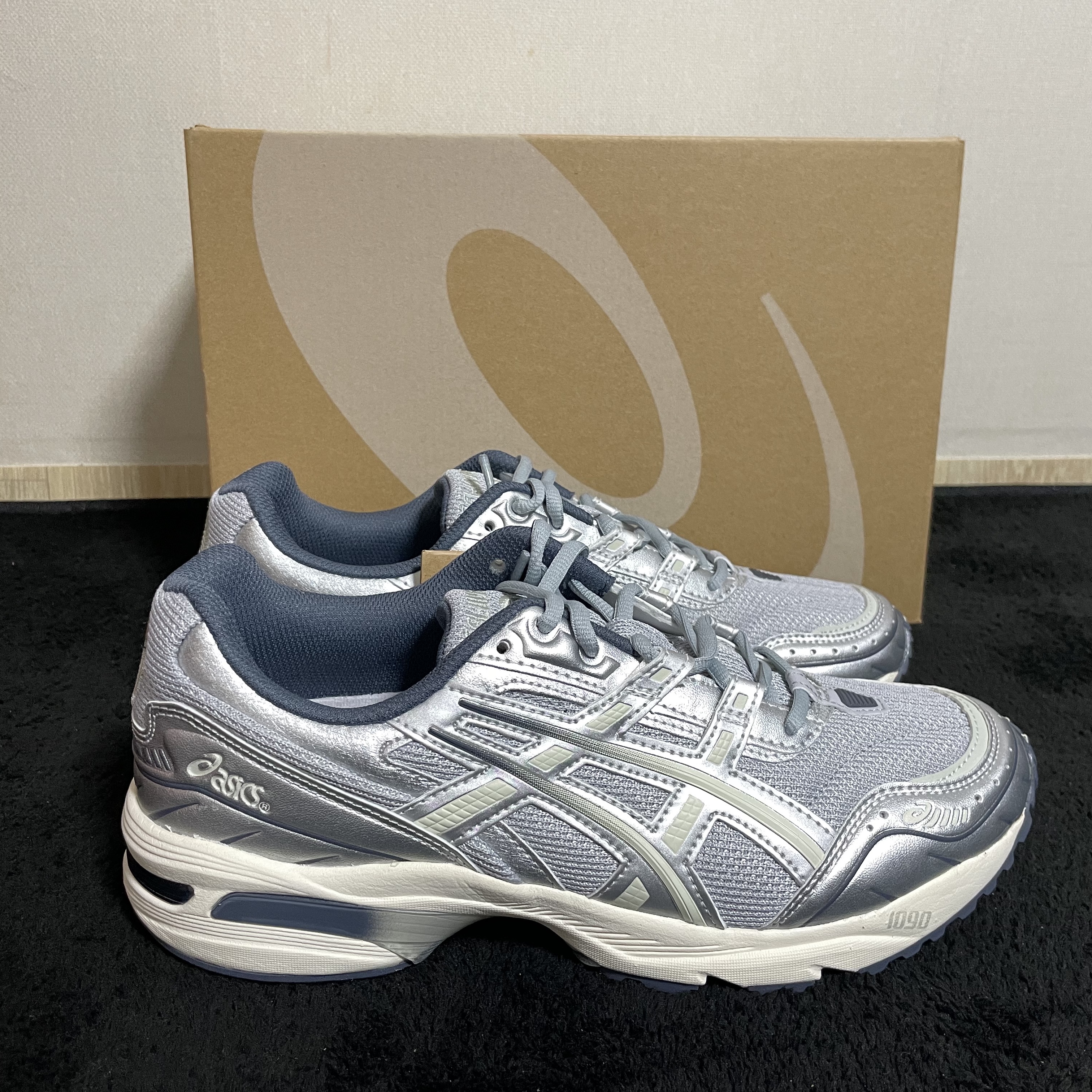 Asics Gel-1090 Piedmont Grey 착용 스타일