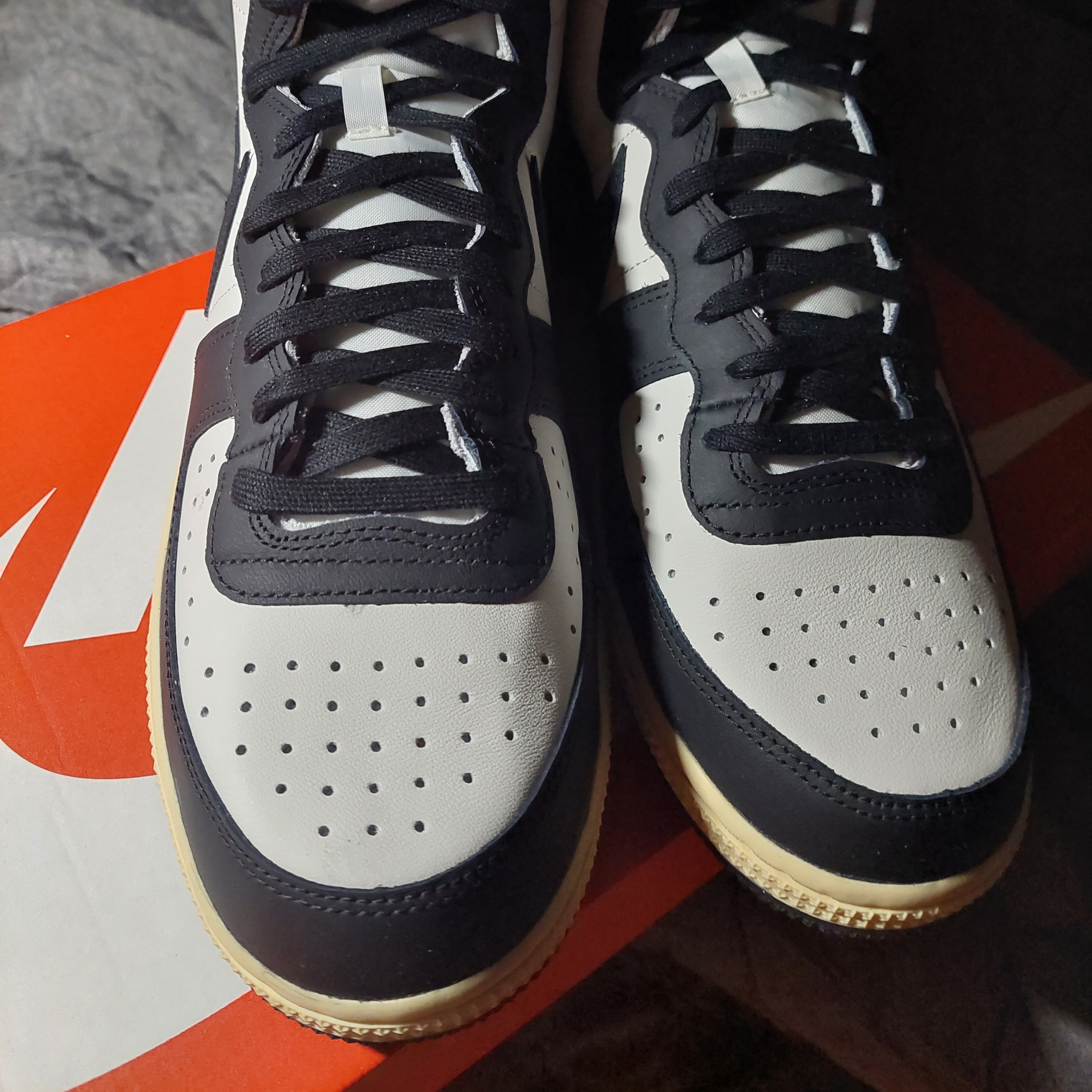 Nike Terminator High Black and Phantom 착용 스타일 - 2