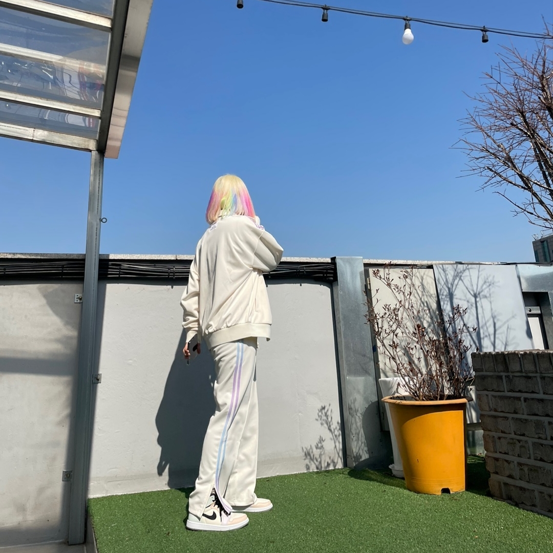 (W) Jordan 1 Zoom Air CMFT Pale Ivory 착용 스타일 - 1