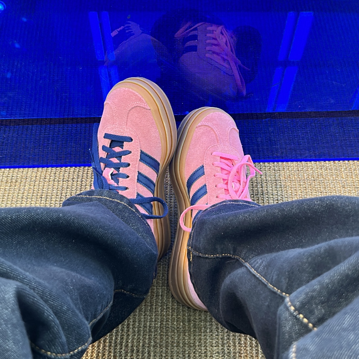(W) Adidas Gazelle Bold Pink Glow Victory Blue 착용 스타일