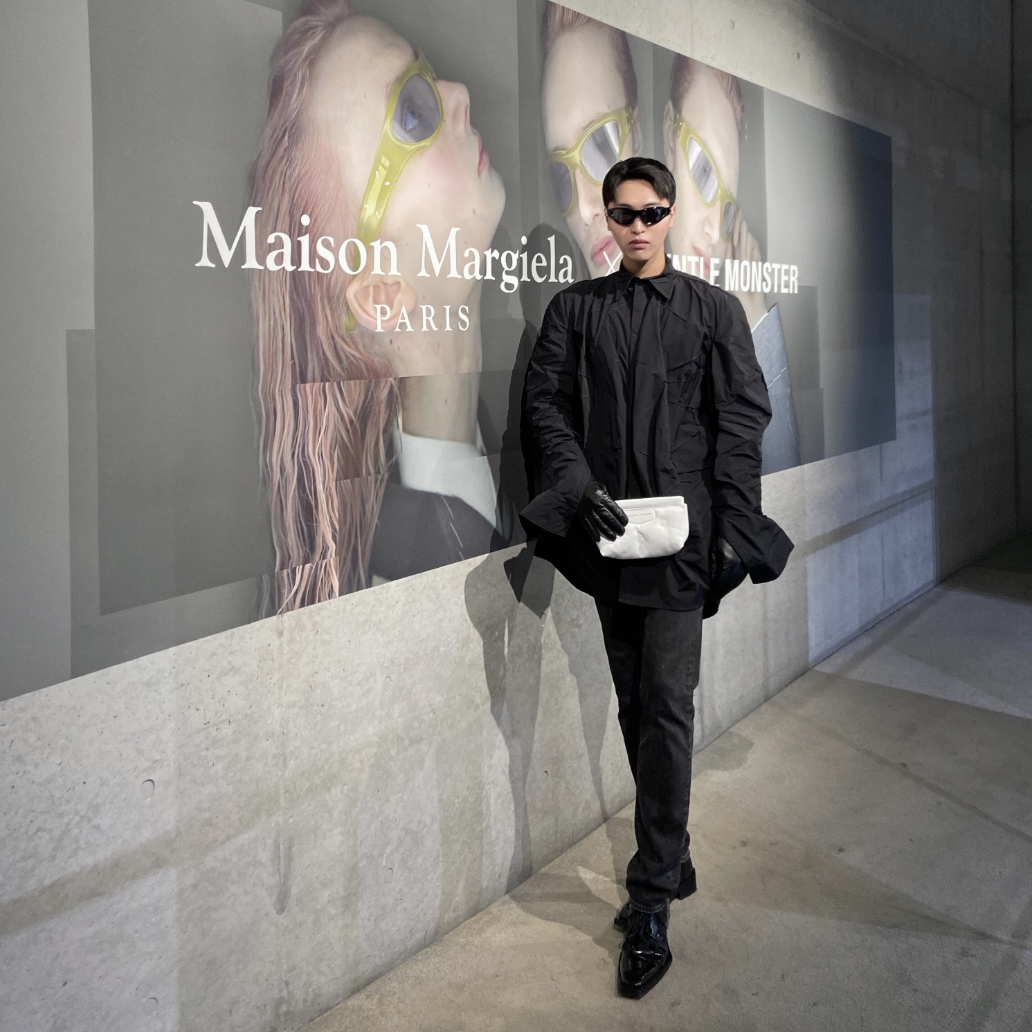 Gentle Monster x Maison Margiela MM003 Black Black 착용 스타일 - 2