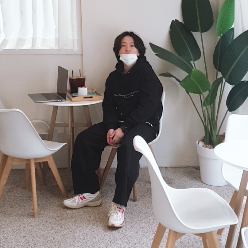 New Balance 1906R White Red 착용 스타일