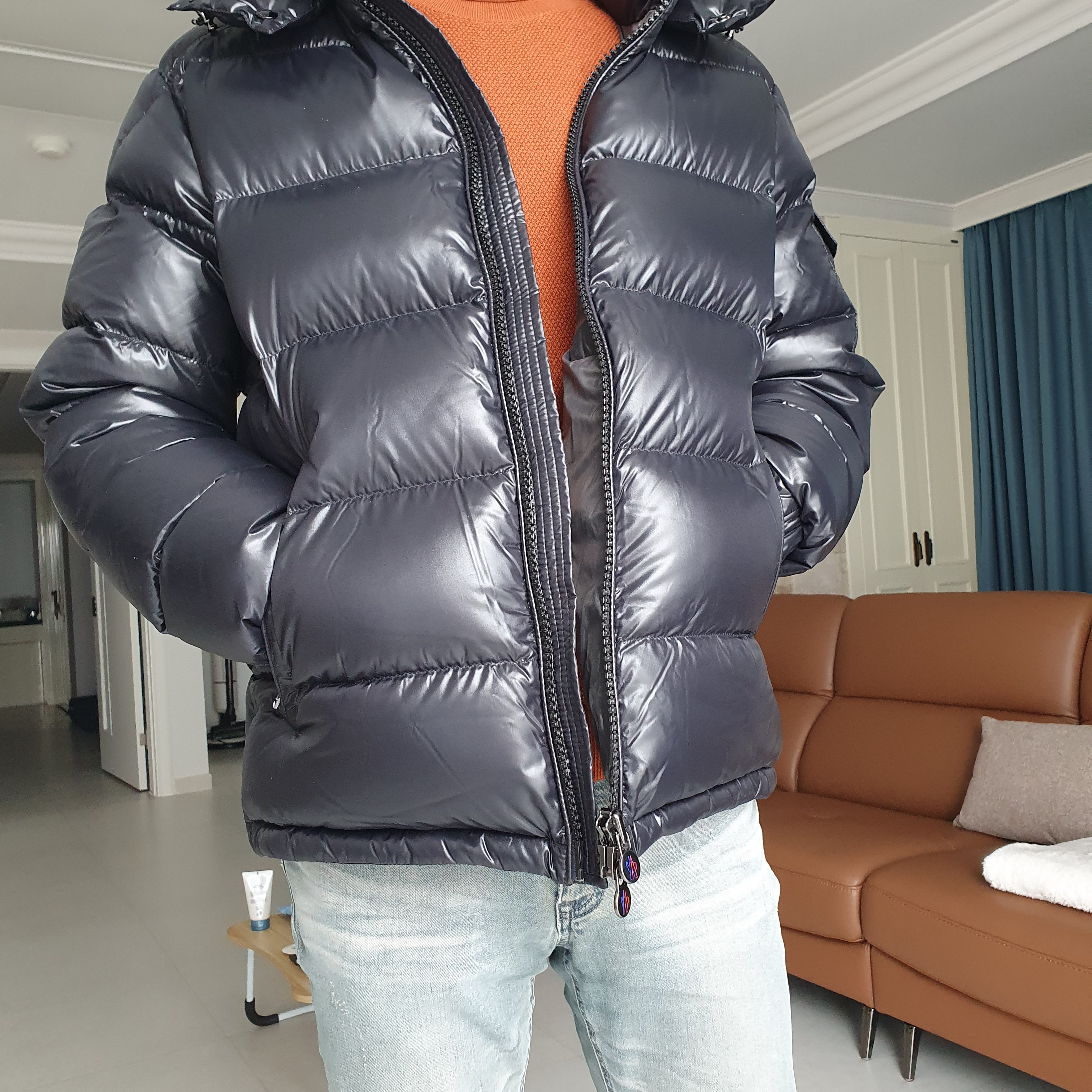 Moncler Maya Short Down Jacket Black - 22FW 착용 스타일 - 1