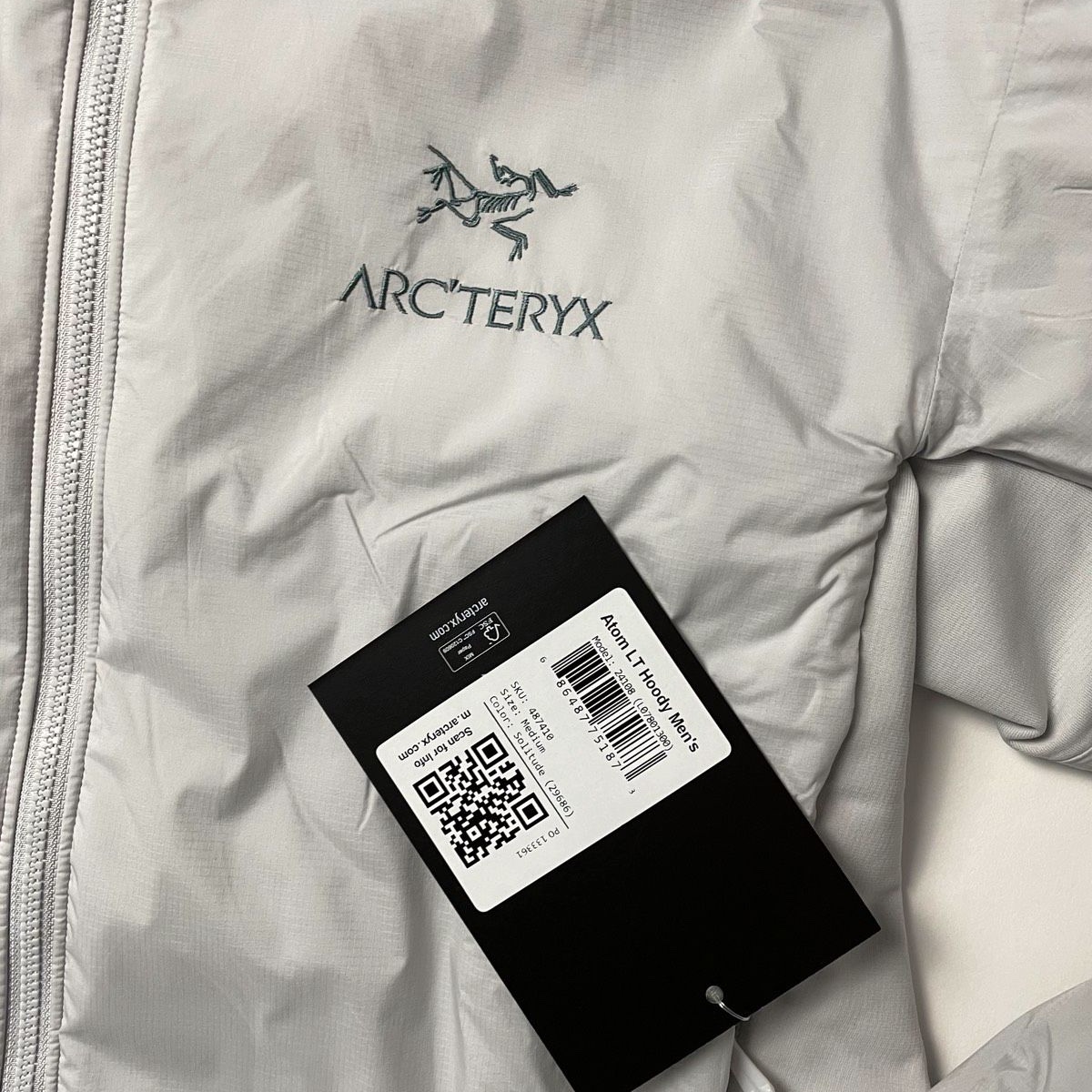 Arc'teryx Atom LT Hoody Solitude 착용 스타일 - 1