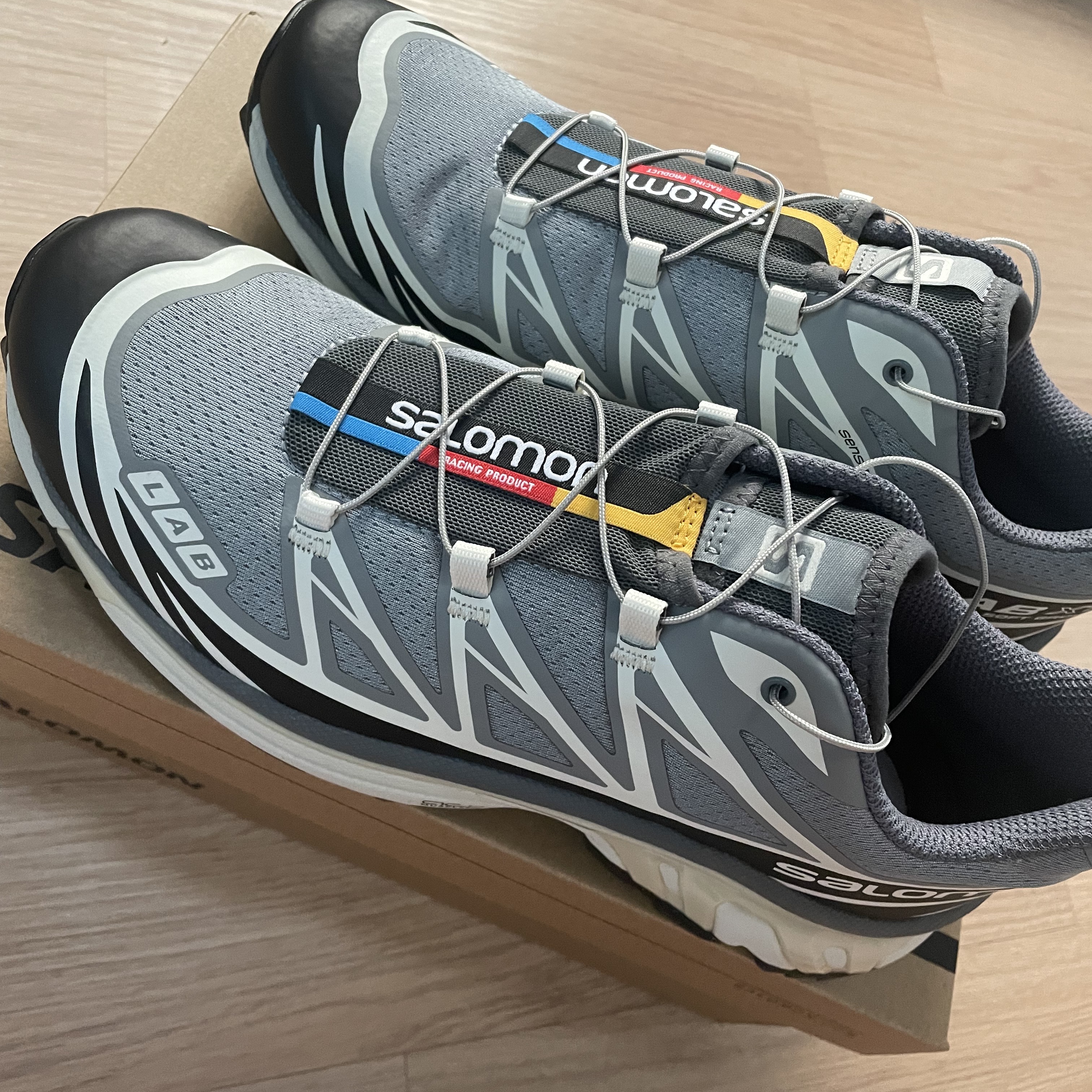 Salomon XT-6 Recut Phantom Vanilla Ice 착용 스타일