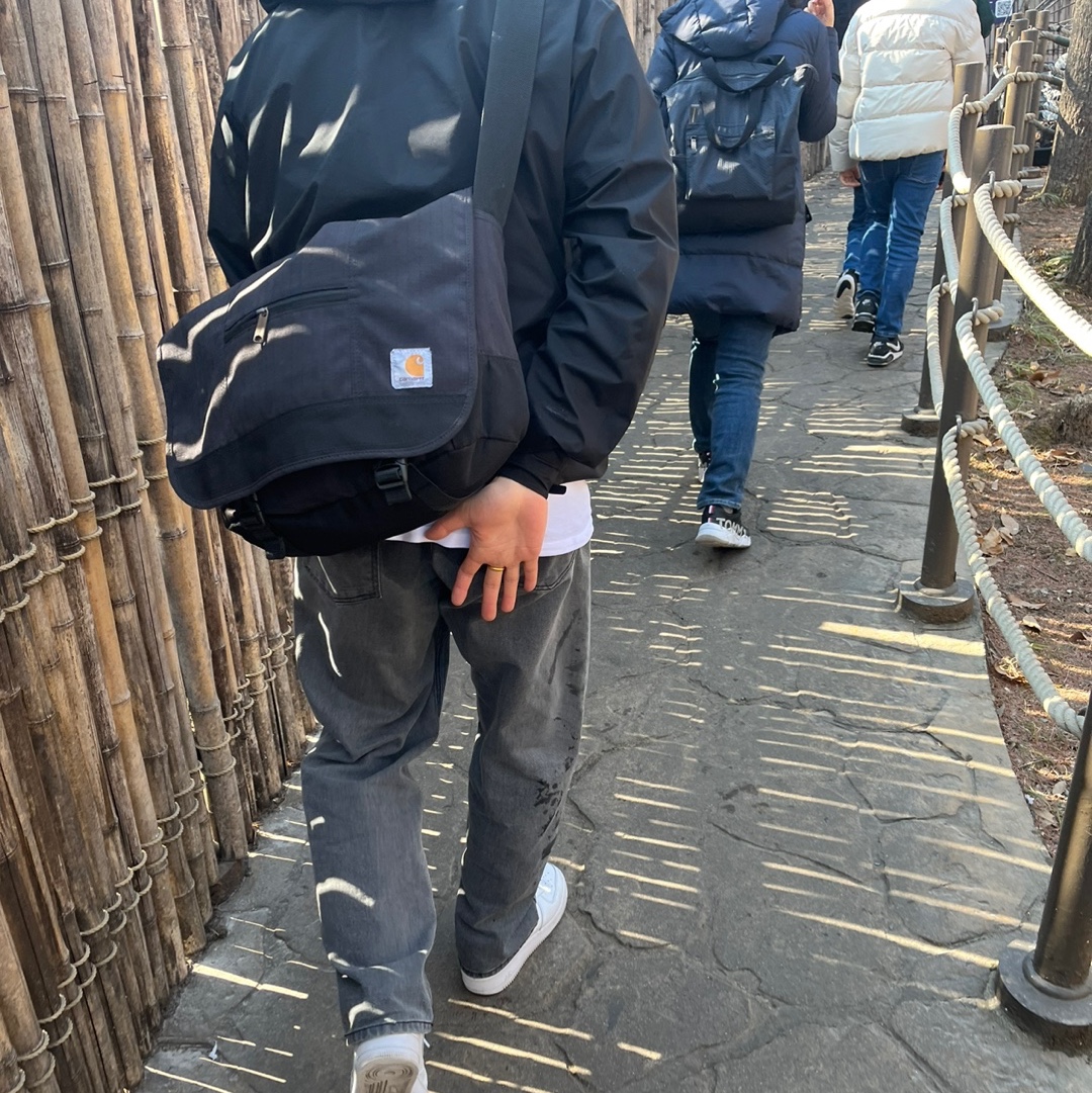 Arc'teryx Beta Jacket Black, Nike Air Force 1 '07 Low White 착용 스타일 - 2