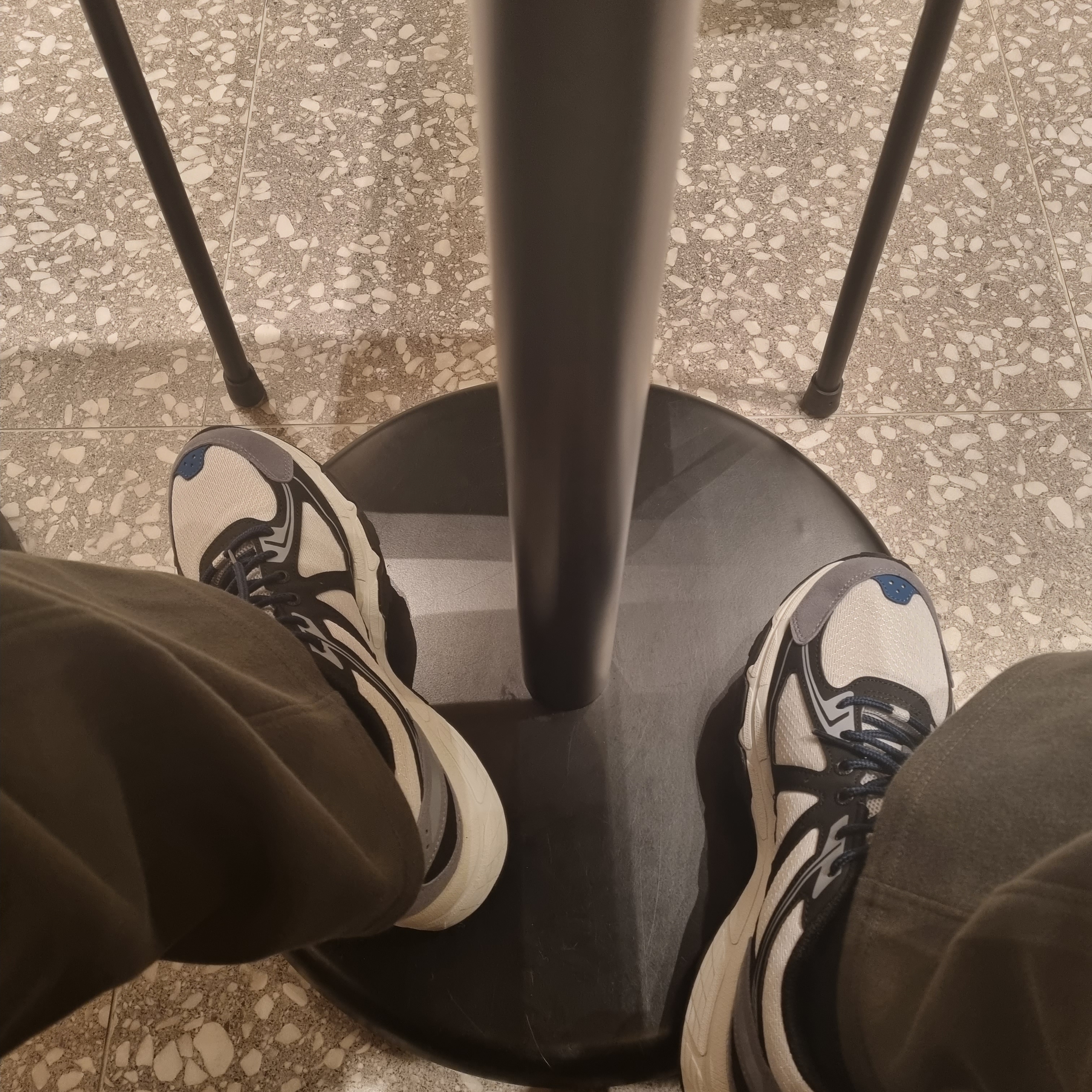 Asics Gel-Venture 6 SPS Glacier Grey 착용 스타일 - 1