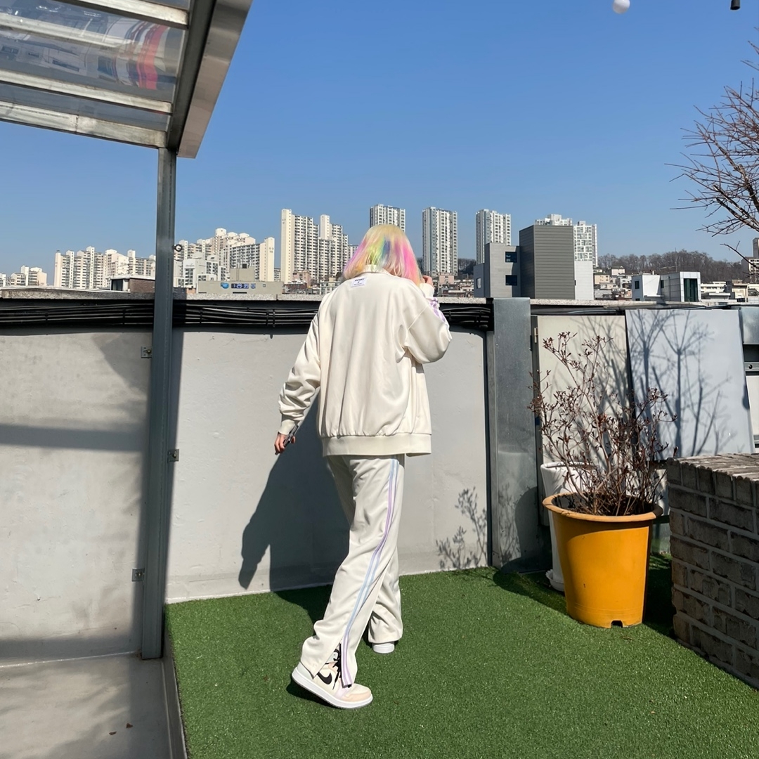 (W) Jordan 1 Zoom Air CMFT Pale Ivory 착용 스타일 - 3