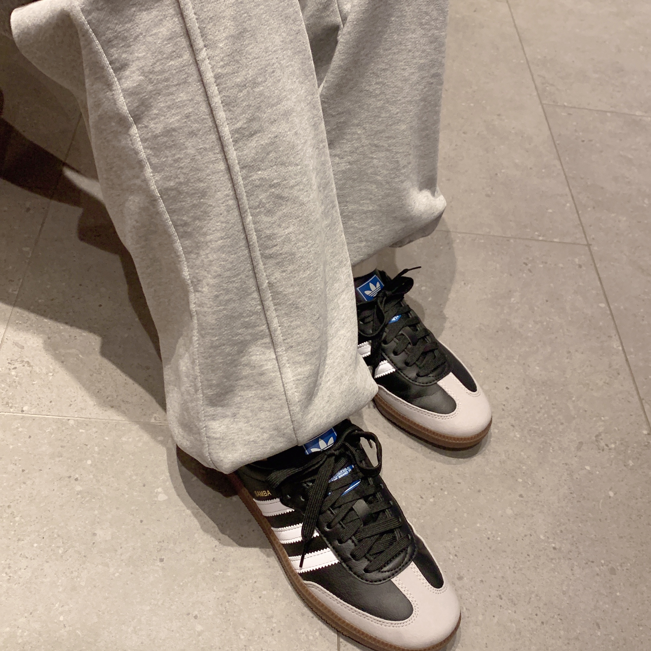 Adidas Samba Vegan Black White 착용 스타일 - 1