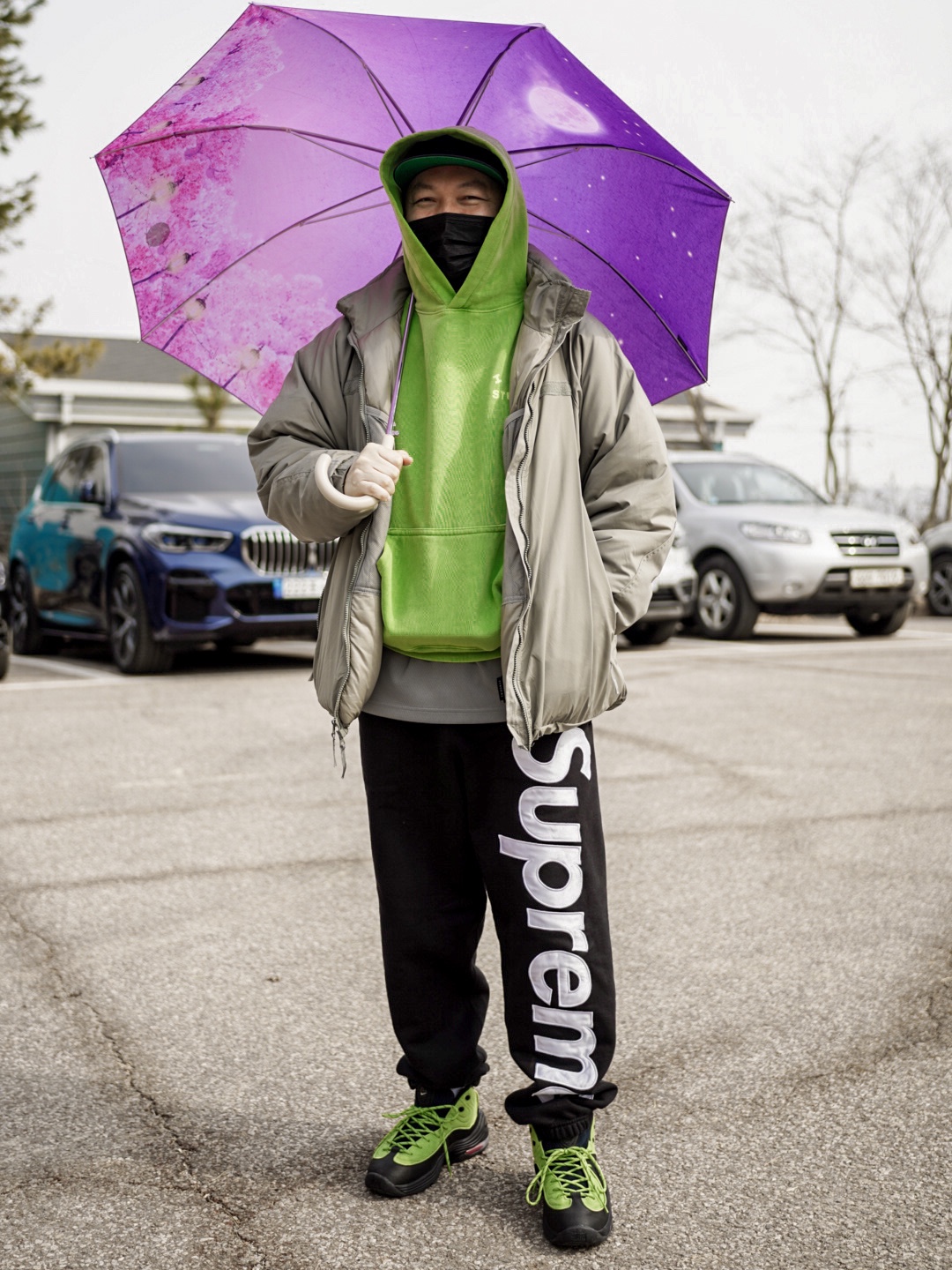 IAB Studio Pigment Hoodie & Sack Apple Green, Nike x Stussy Air Penny II Vivid Green and Black 착용 스타일