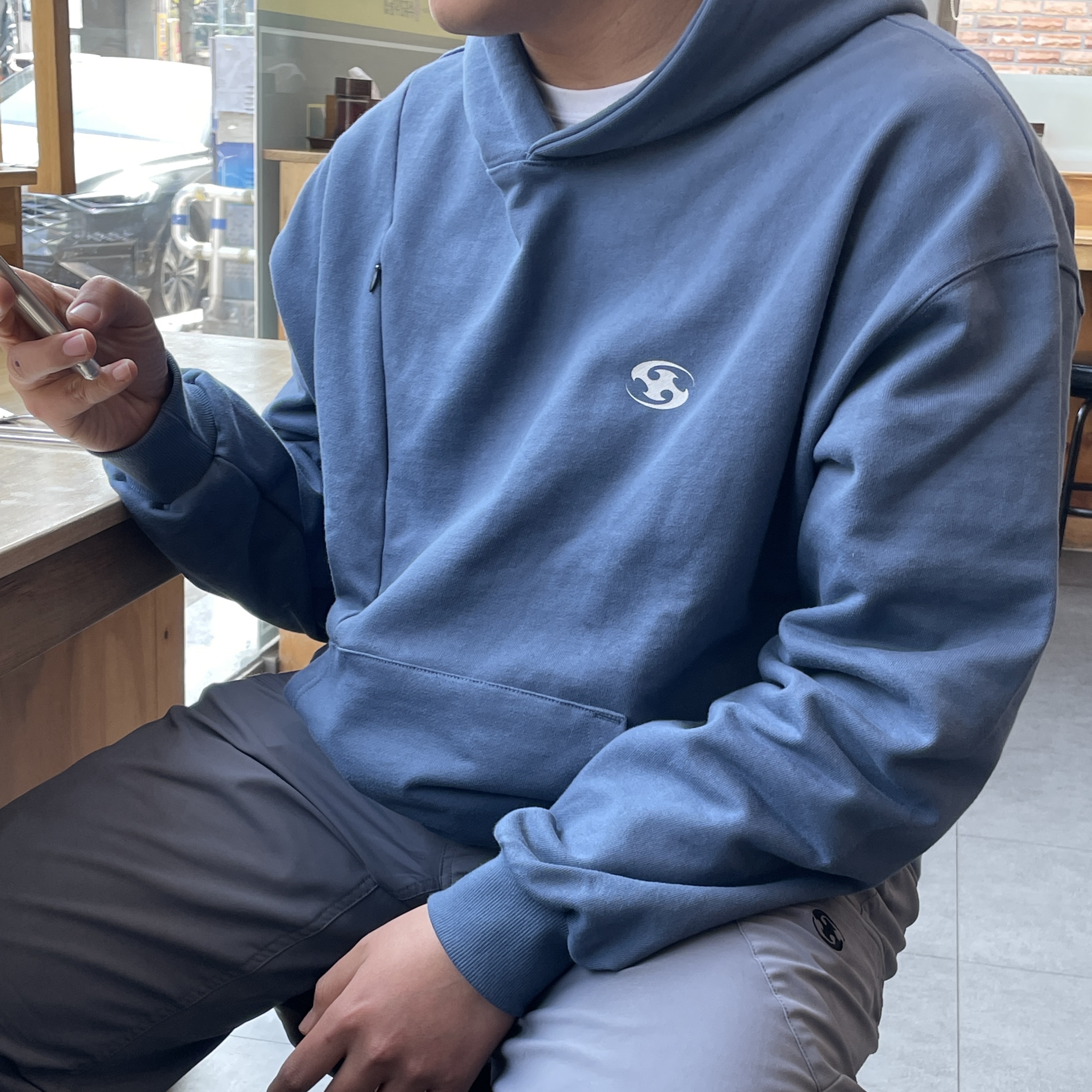 Sansan Gear Logo Hoodie Midnight Blue - 22FW, Sansan Gear Pocket Pants Grey - 22FW 착용 스타일