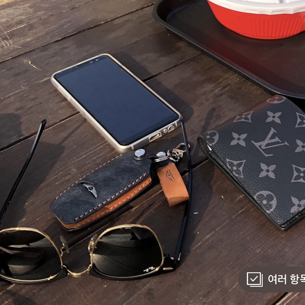 Ray-Ban Clubmaster Classic Polished Black Frame Green Classic G-15 Lenses 착용 스타일