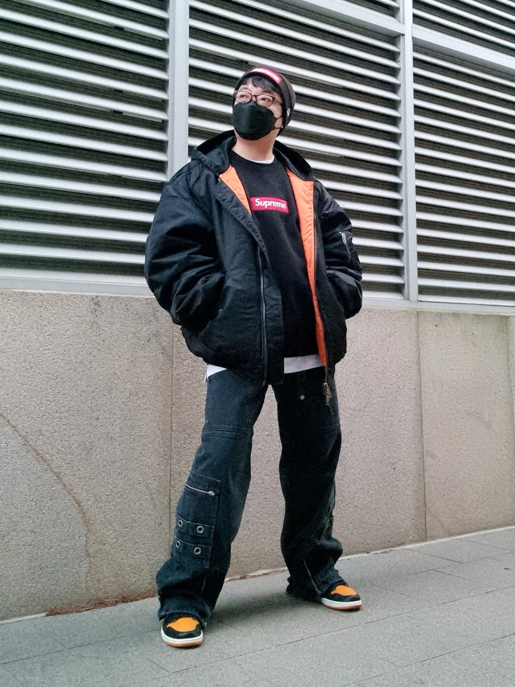 Supreme New Era Box Logo Beanie Black - 22FW, Project G/R Flight Denim Pants Black 착용 스타일 - 3