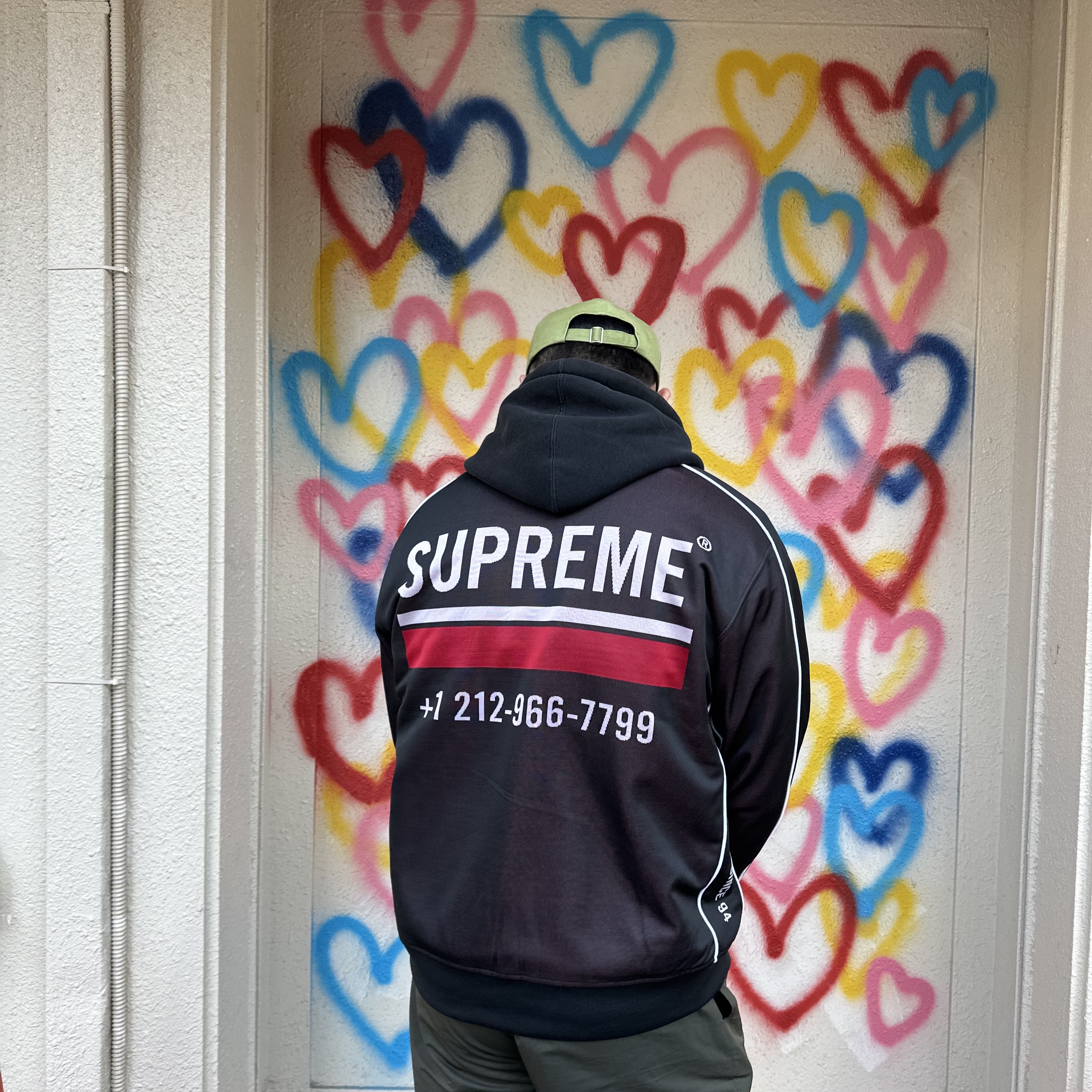 Supreme World Famous Jacquard Track Jacket Black - 22FW 착용 스타일