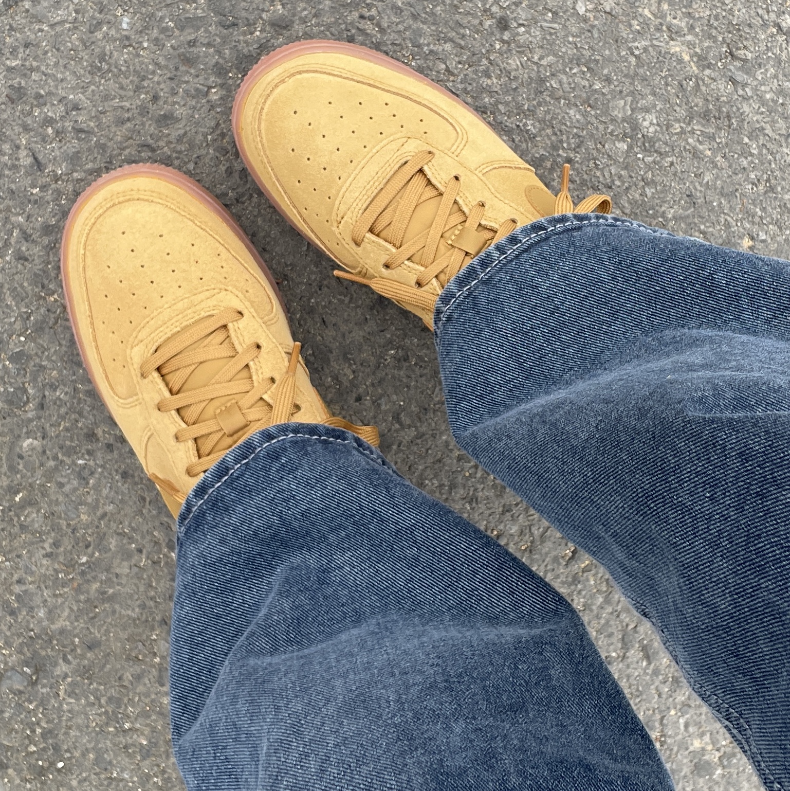 (GS) Nike Air Force 1 LV8 3 Wheat 착용 스타일
