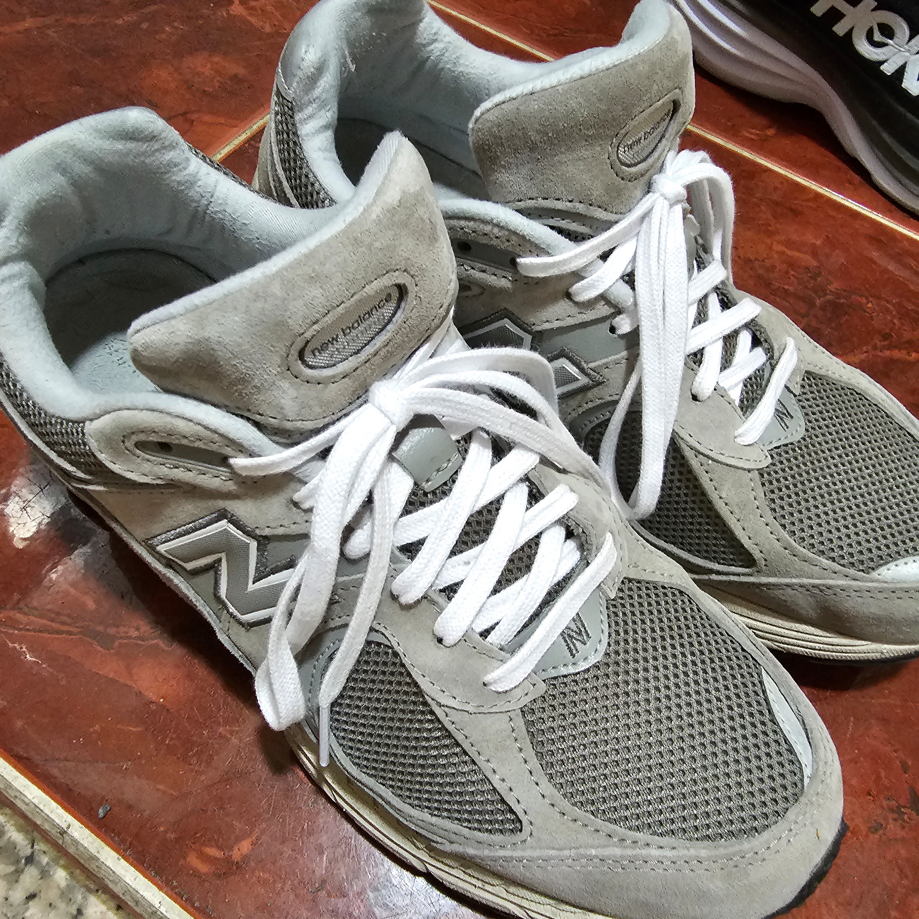 New Balance 2002R Grey 착용 스타일 - 1