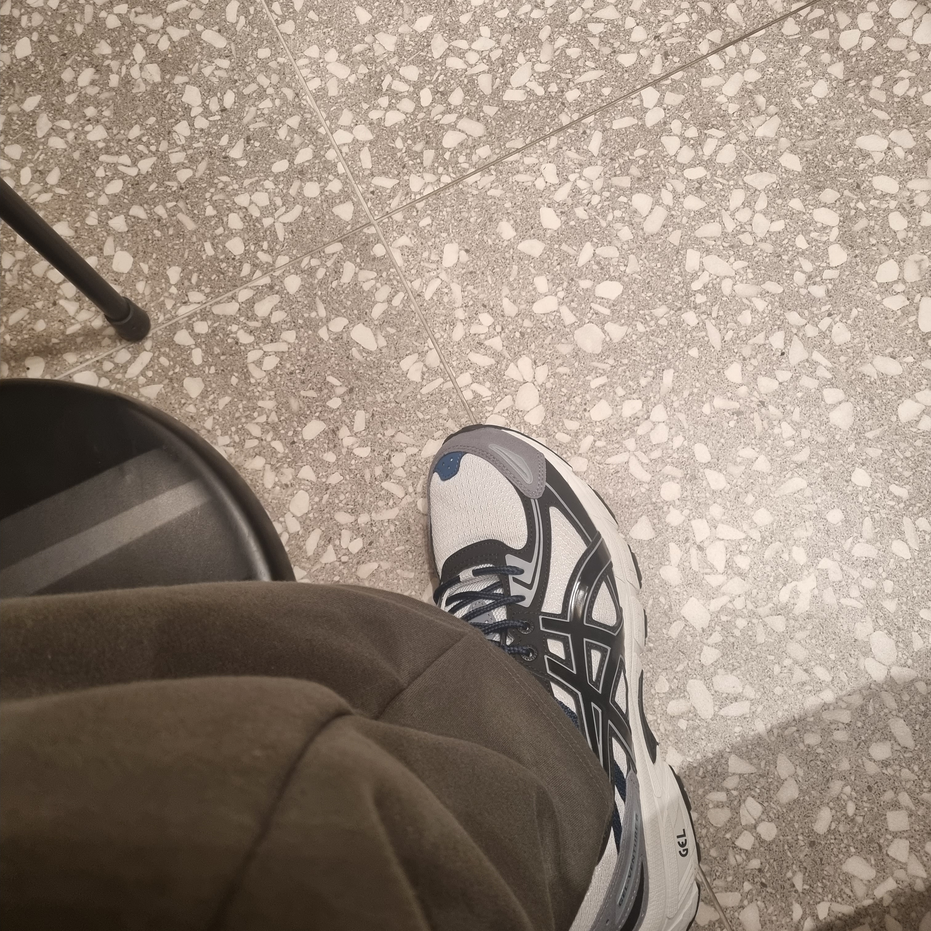 Asics Gel-Venture 6 SPS Glacier Grey 착용 스타일 - 2