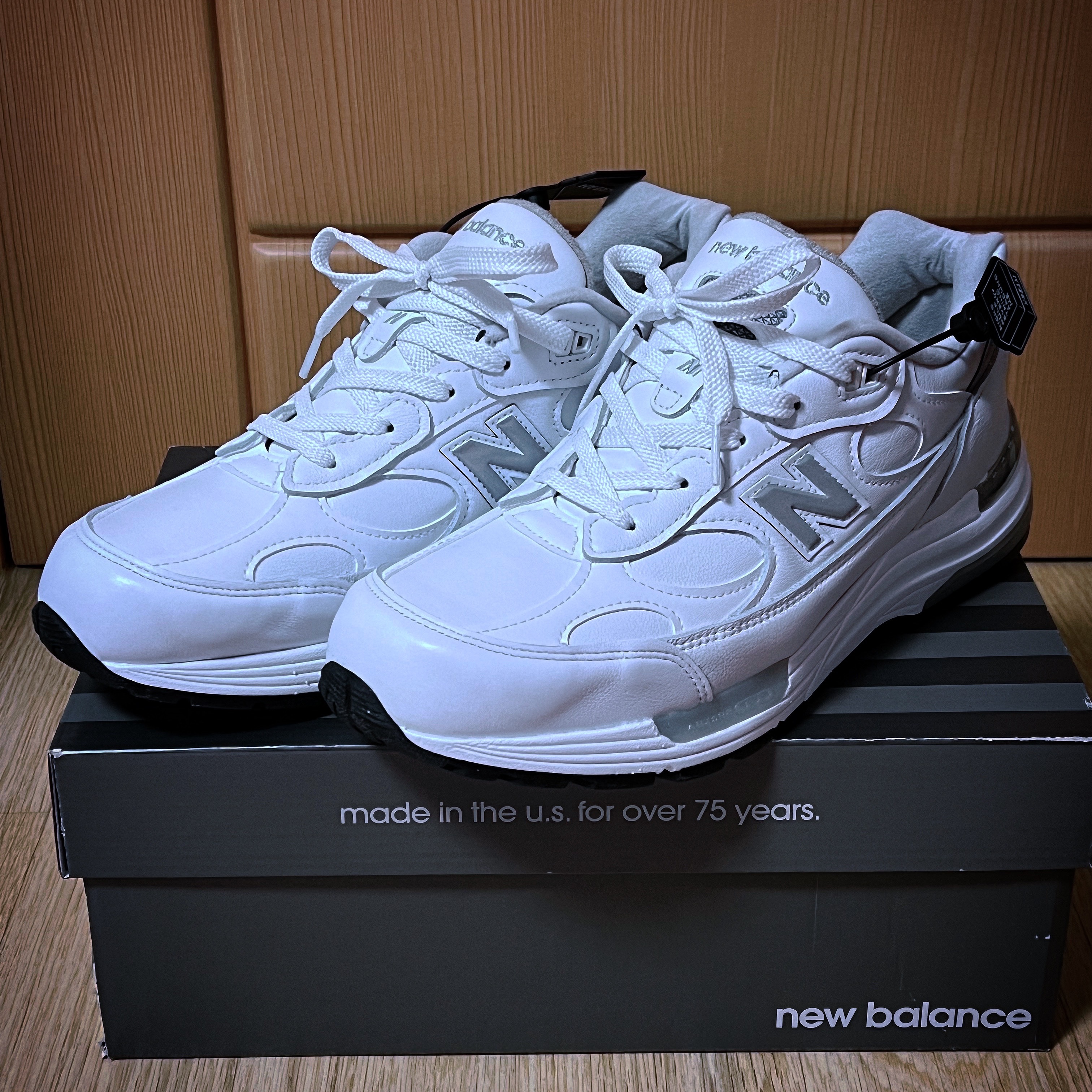 New Balance 992 Made in USA White Silver 착용 스타일 - 1
