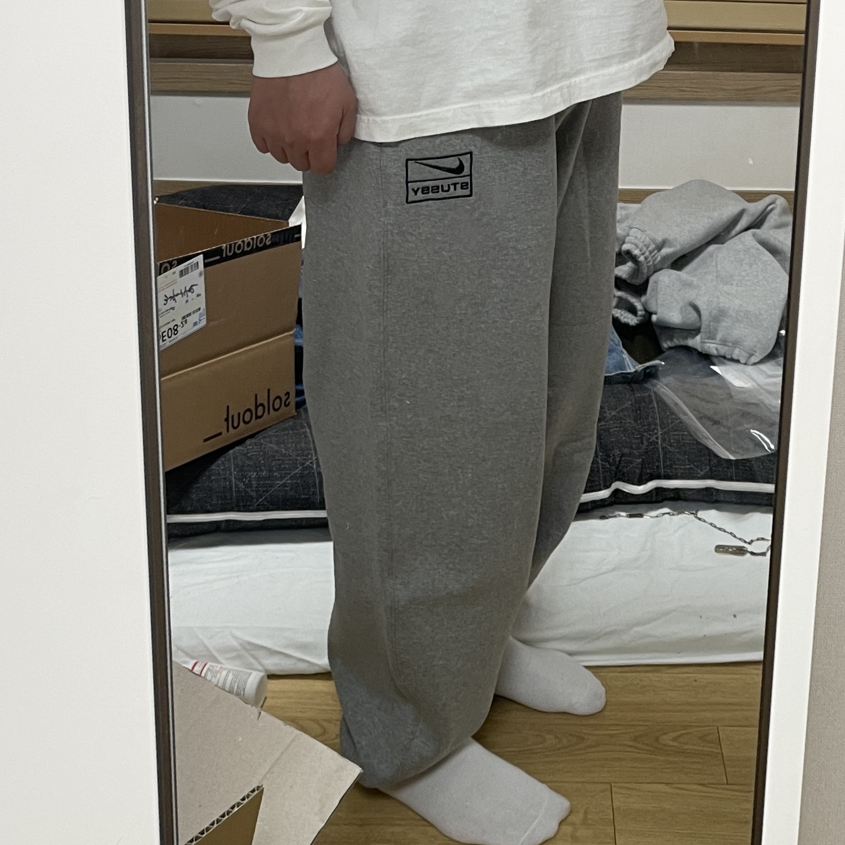 Nike x Stussy NRG Fleece Pants Dark Grey Heather (DO9340-063) 착용 스타일 - 2
