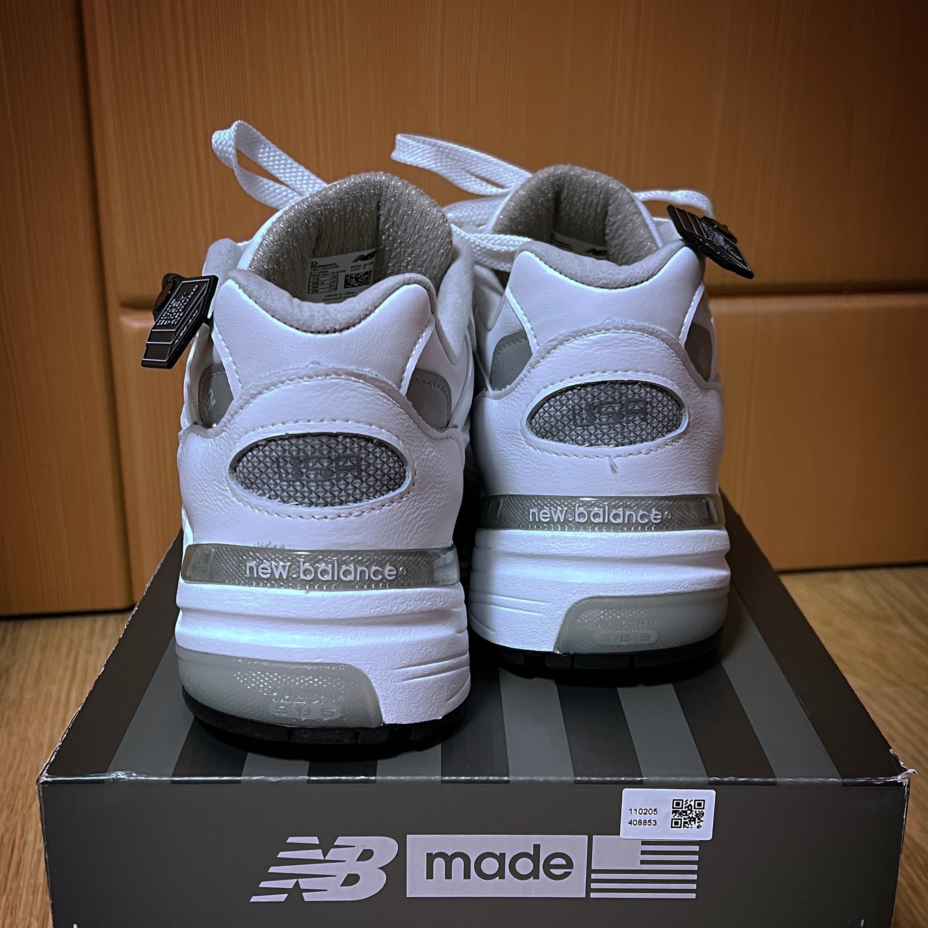 New Balance 992 Made in USA White Silver 착용 스타일 - 2