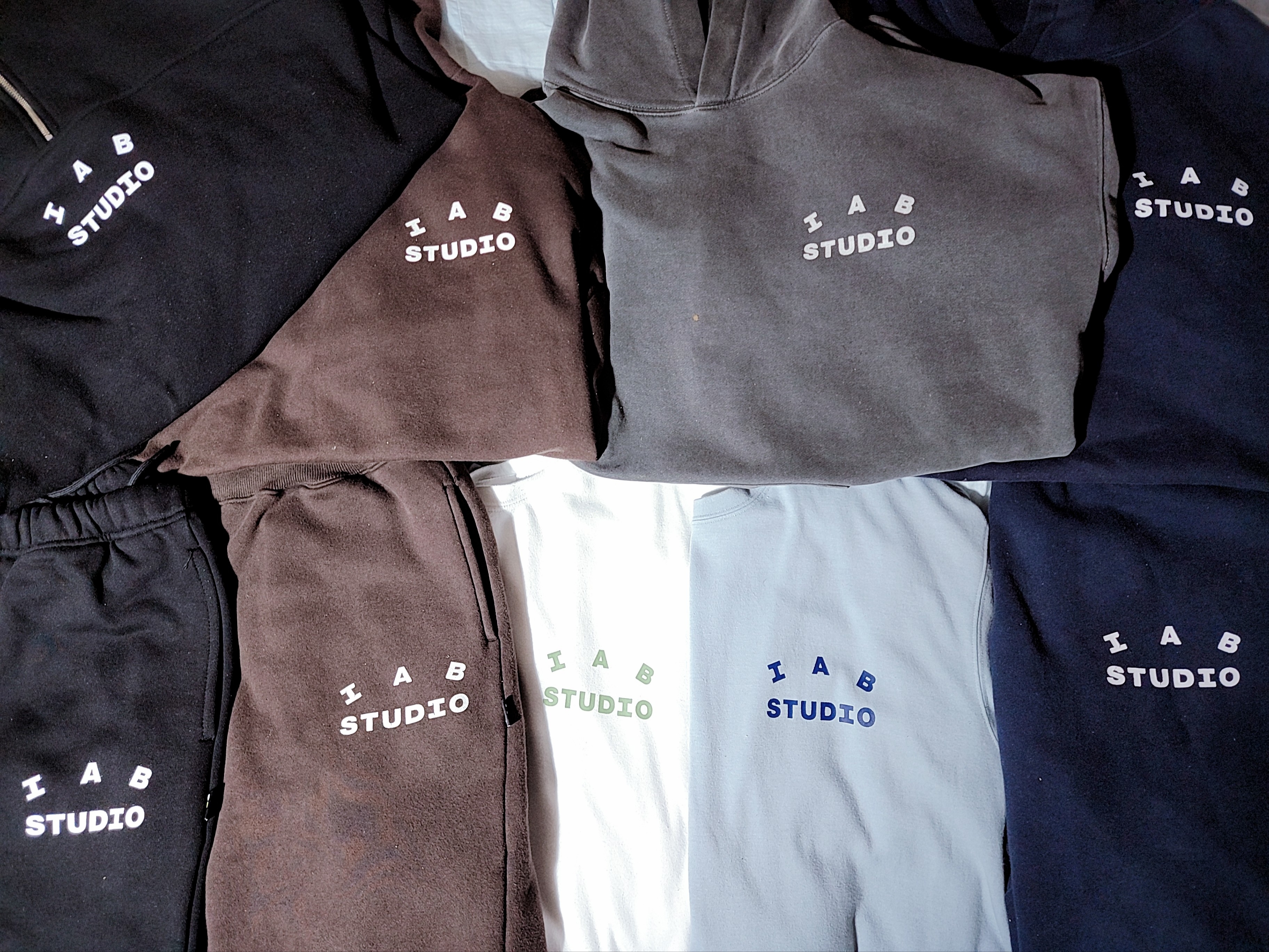 IAB Studio Half Zip-Up Black White, IAB Studio Sweatpants Black White - 23SS 착용 스타일