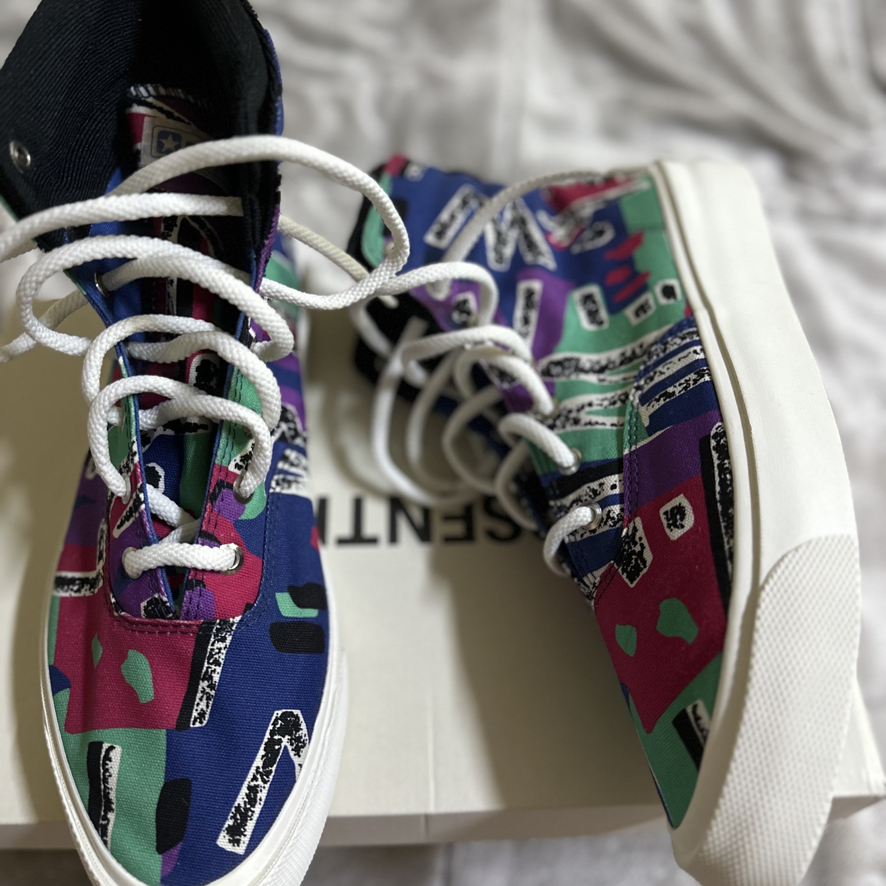 Converse x Fear of God Essentials Skid Grip Hi 착용 스타일 - 1