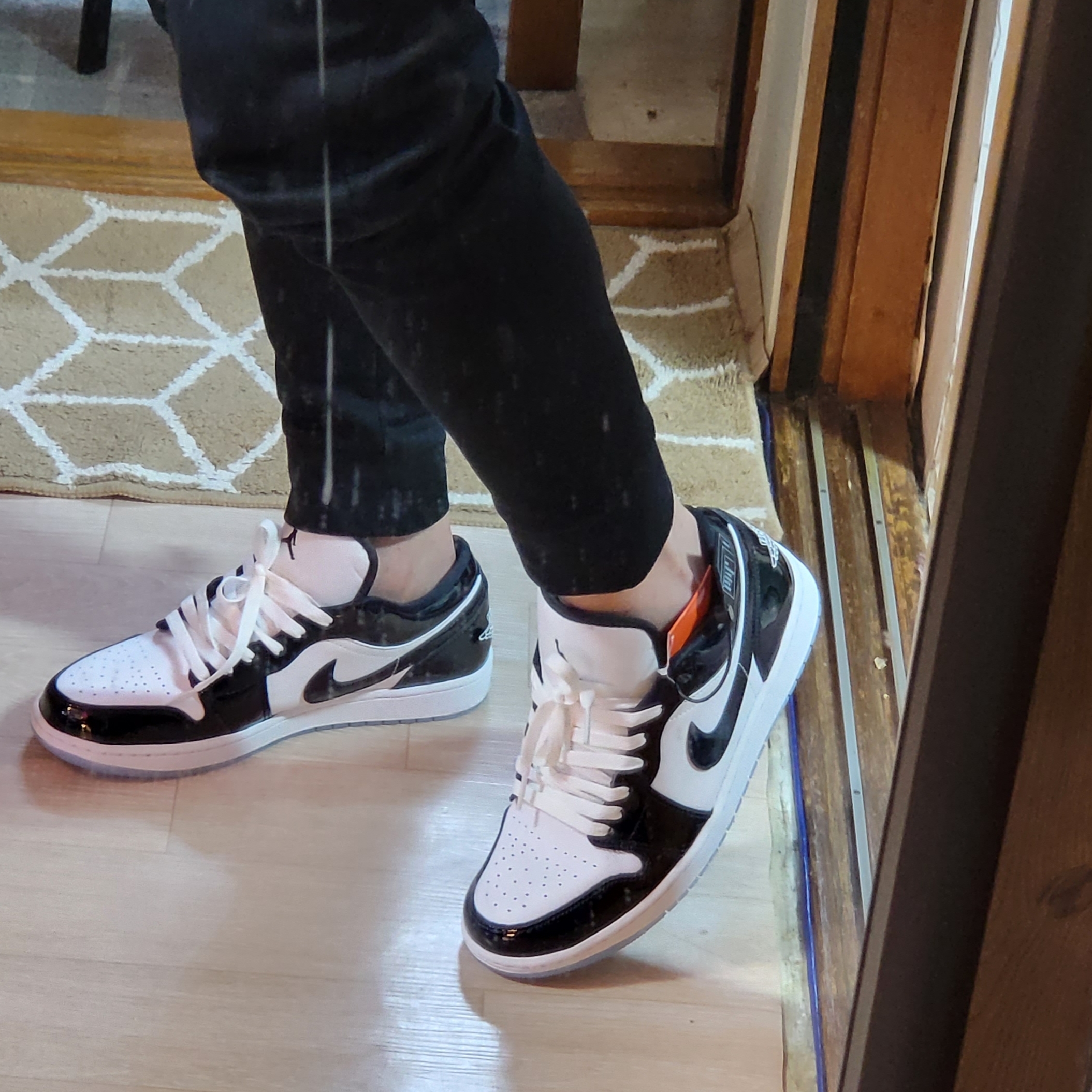 Jordan 1 Low SE Concord 착용 스타일 - 3