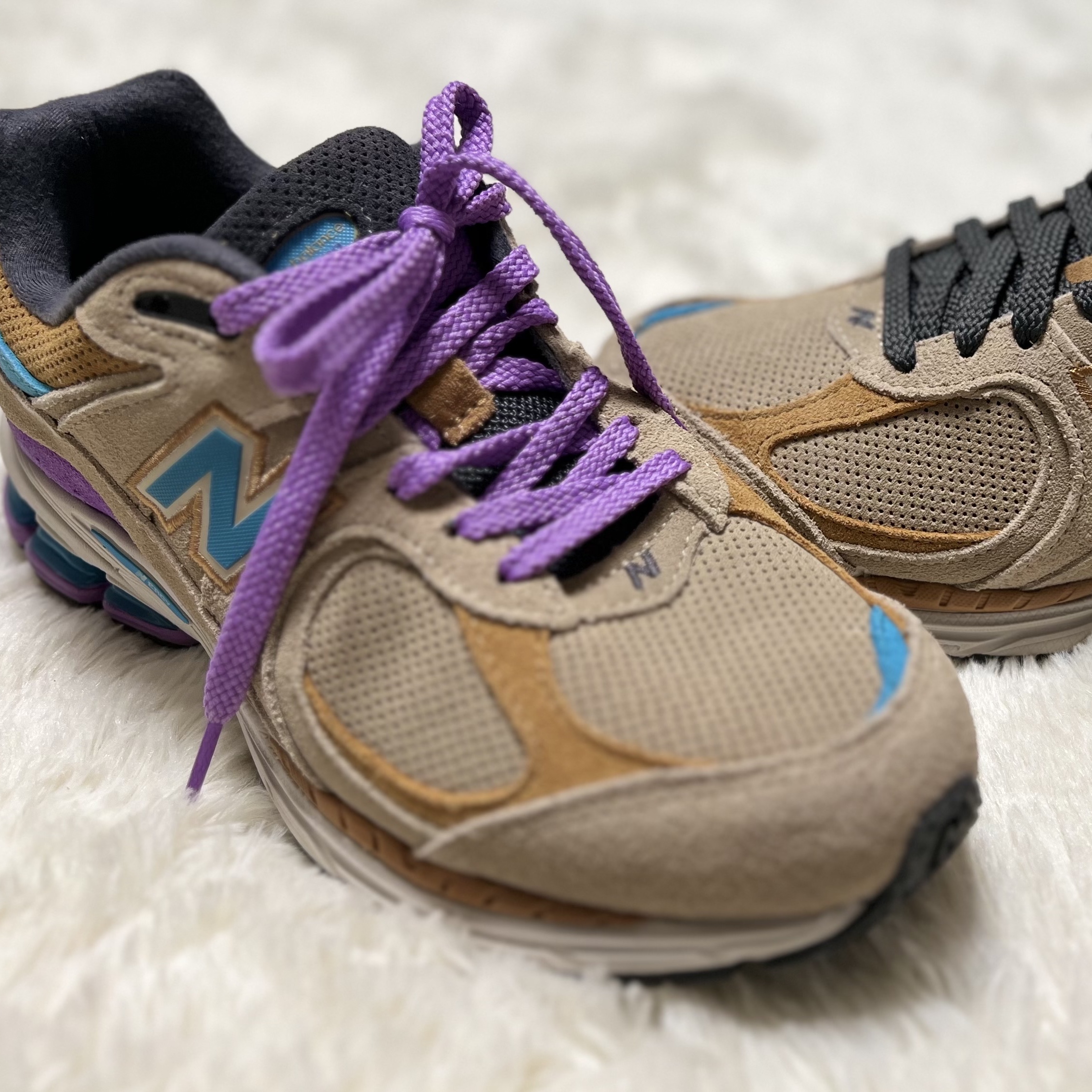 New Balance x J.Crew 2002R Incense 착용 스타일