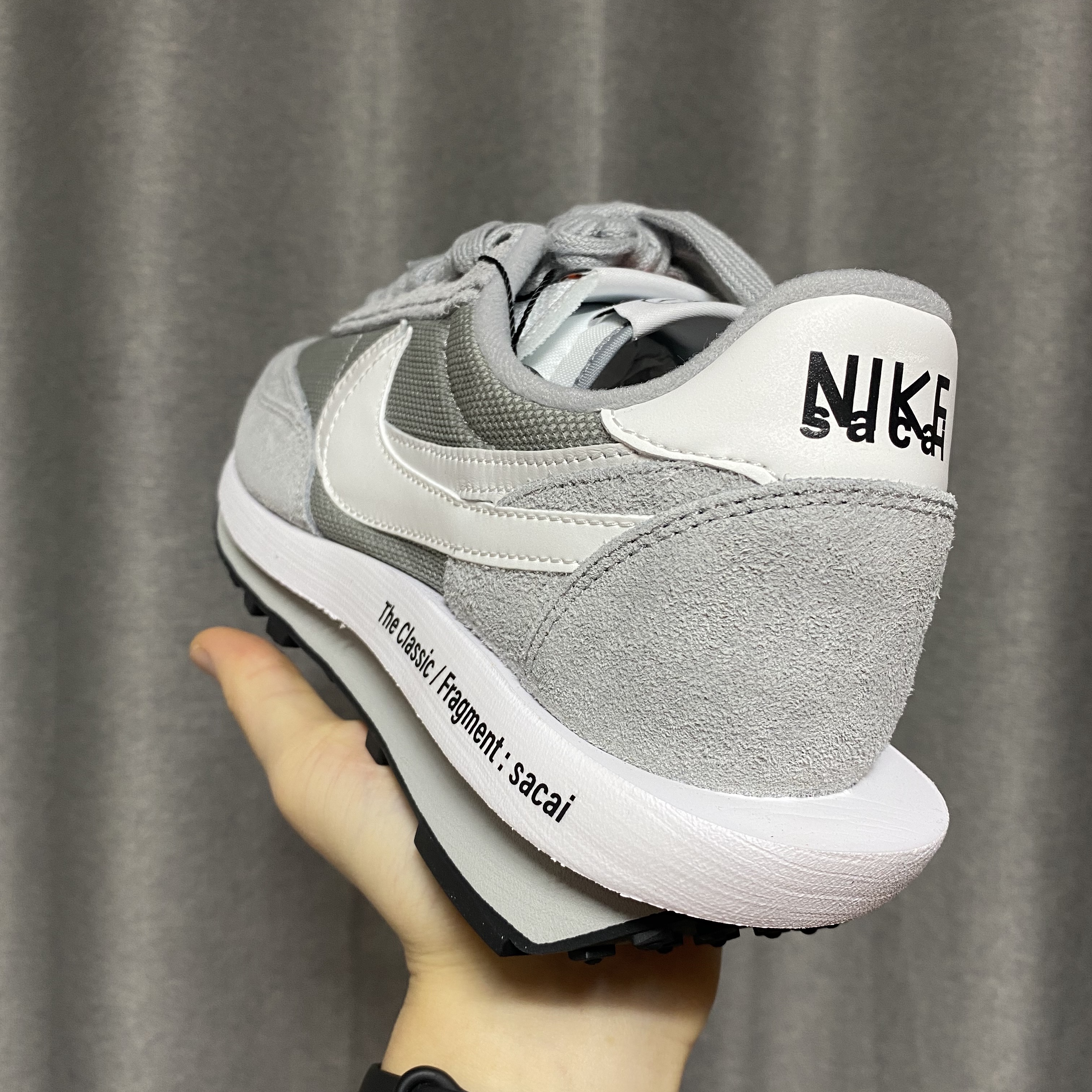 Nike x Sacai x Fragment LDWaffle Light Smoke Grey 착용 스타일 - 2
